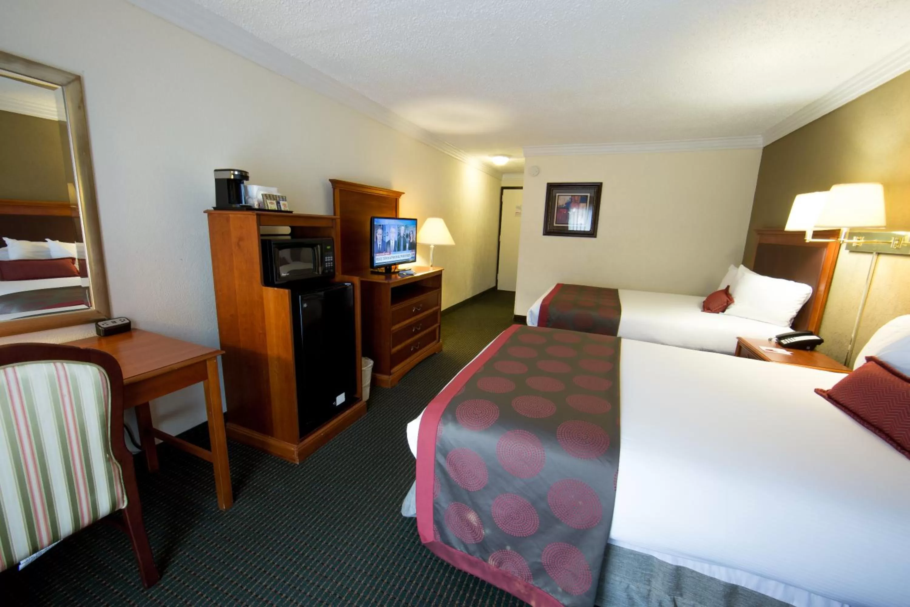 2 Queen Beds, Mobility Accessible Room, Roll-In Shower, Non-Smoking
 in Ramada by Wyndham Houston Intercontinental Airport East