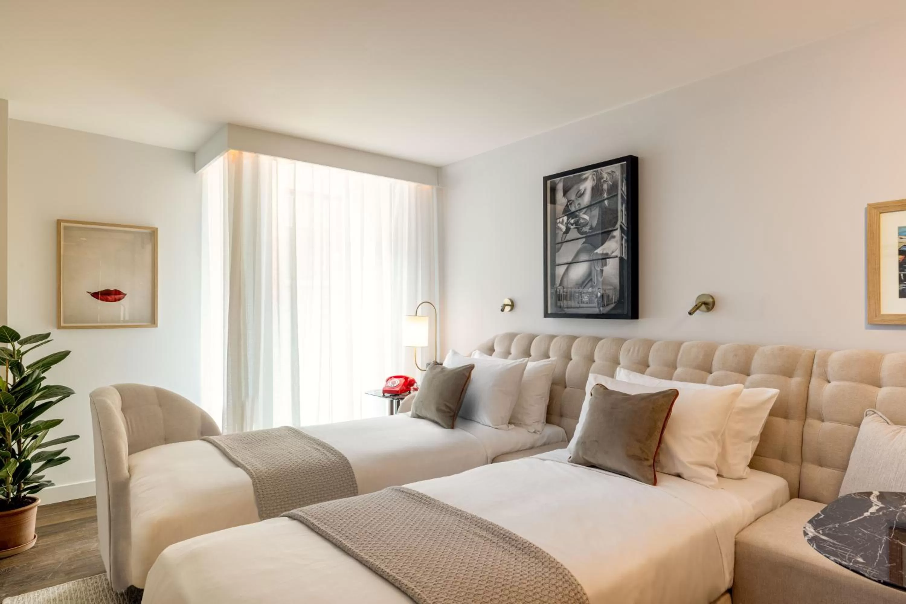 Chamber Twin in Virgin Hotels Glasgow