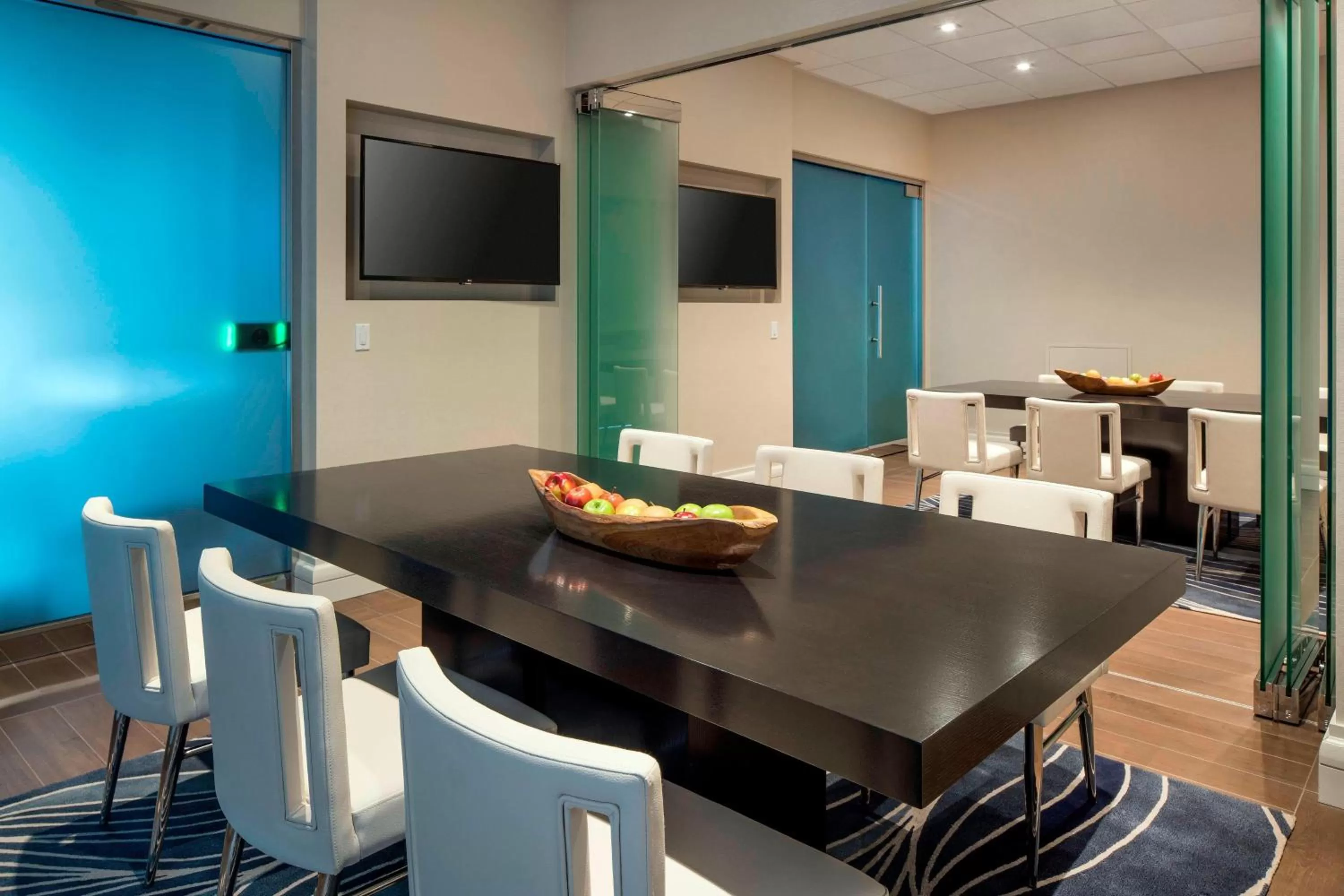 Lounge or bar in Irvine Marriott