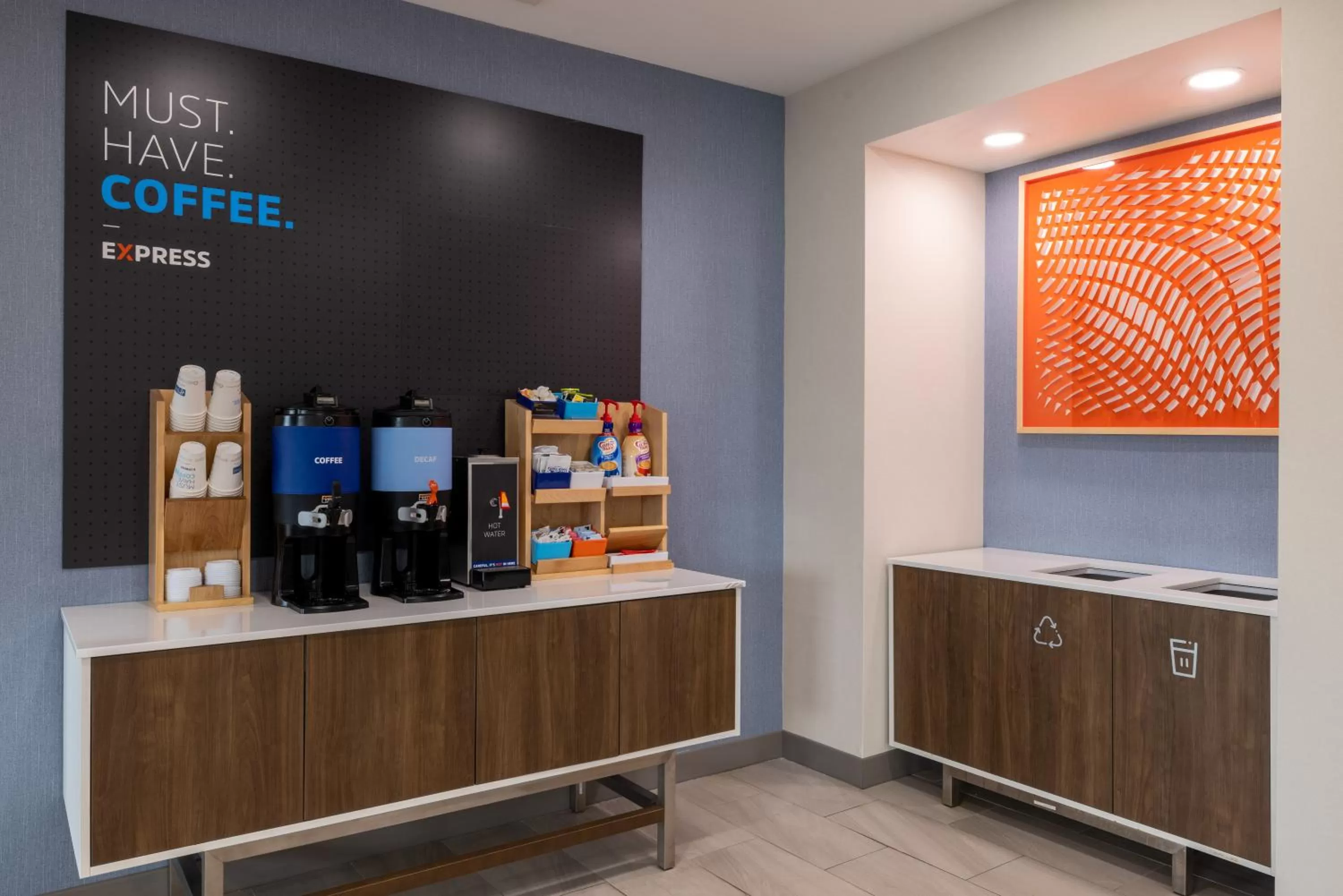 Coffee/tea facilities in Holiday Inn Express Rochester South - Mayo Area by IHG