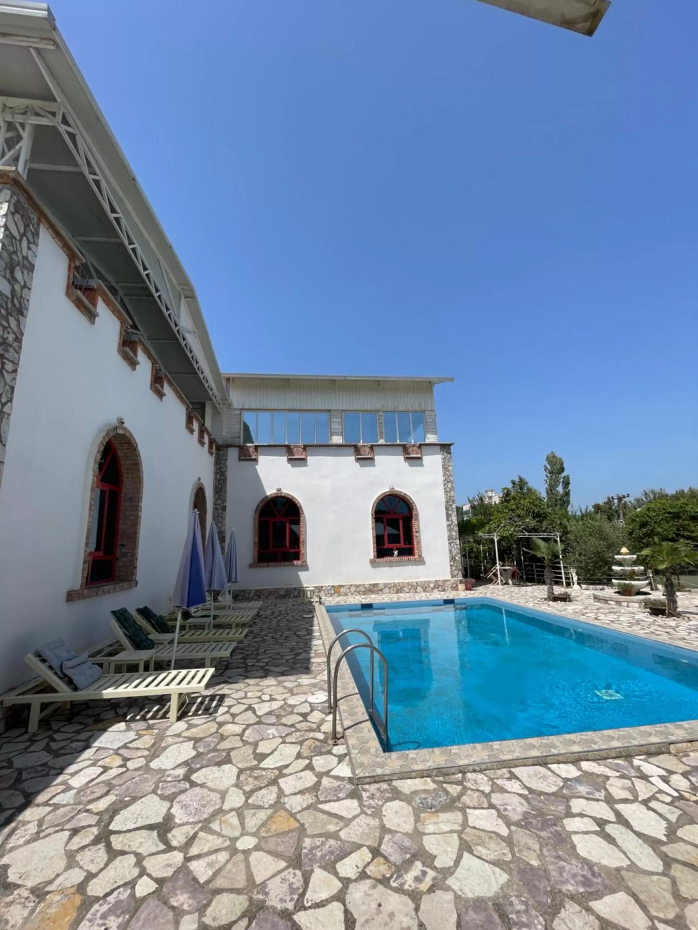 Swimming pool in Vila Livio - Guest house Rreshen Mirdite