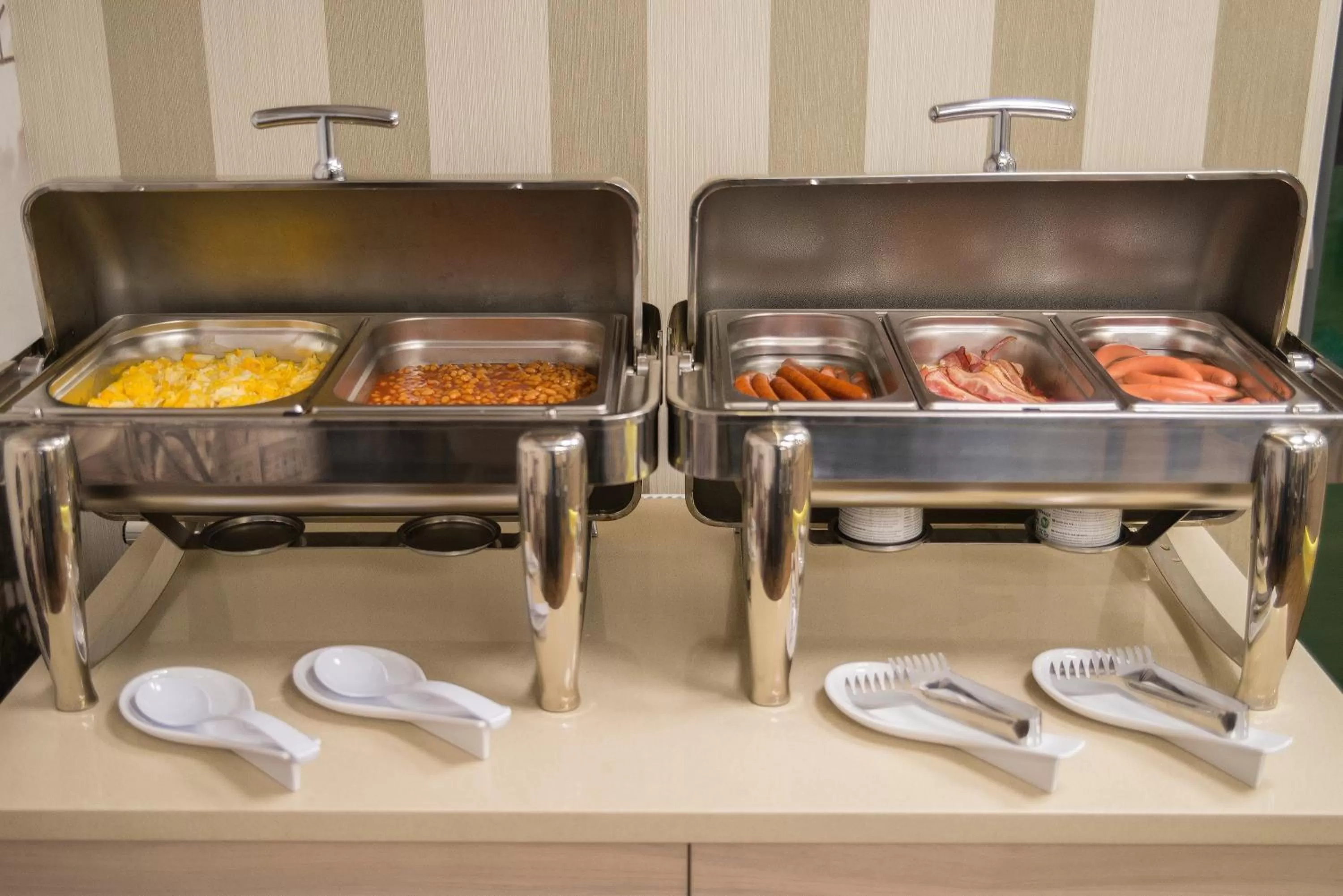 Buffet breakfast in Citi Hotel's Wrocław