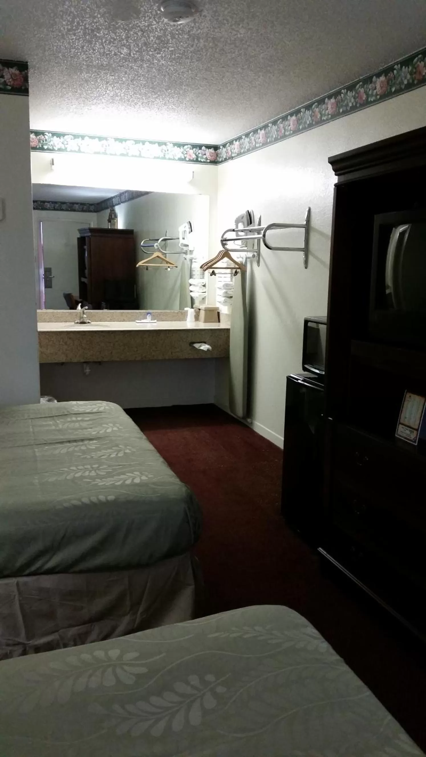 Property building, Bed in San Marcos Inn