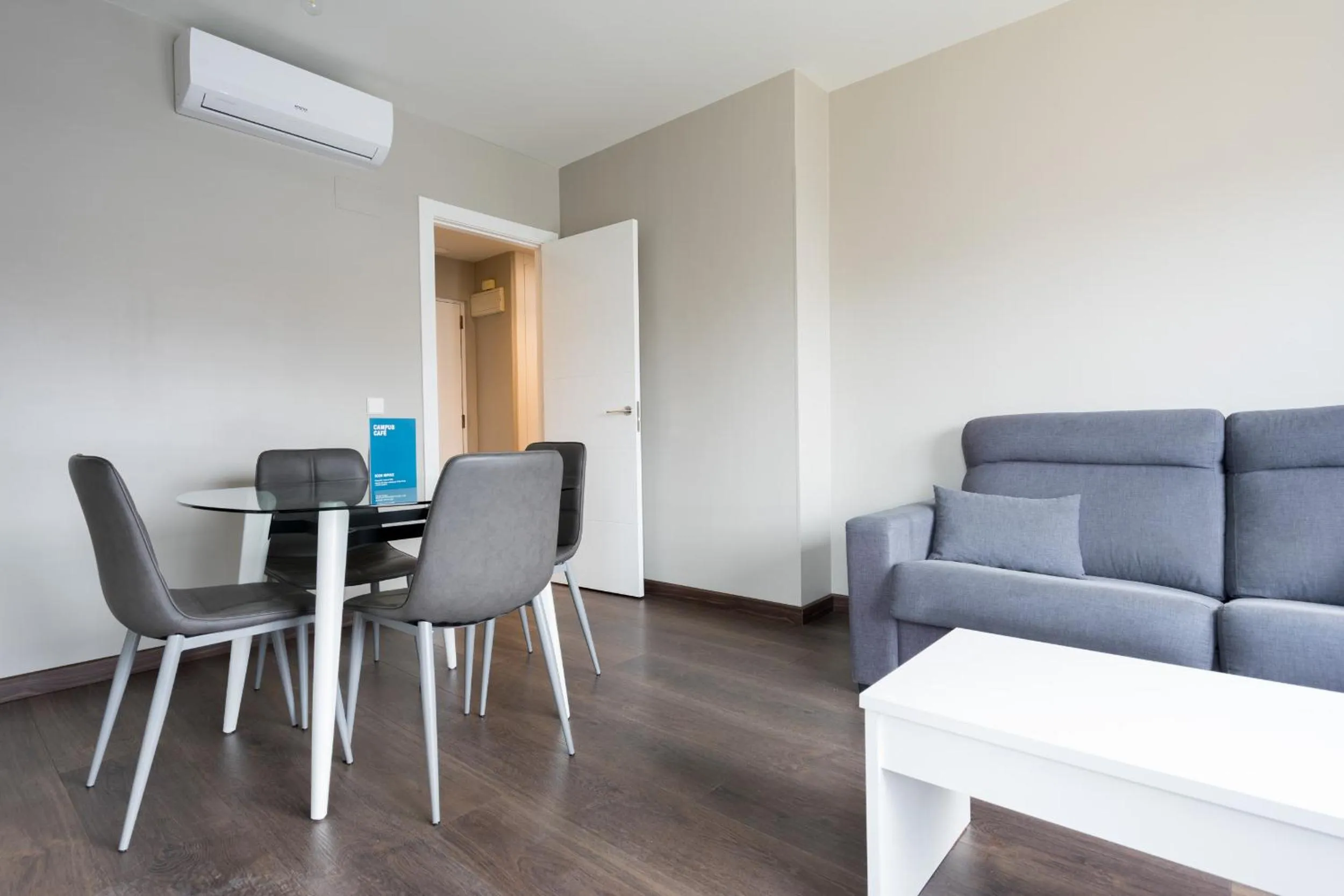 Living room in Aparthotel Campus