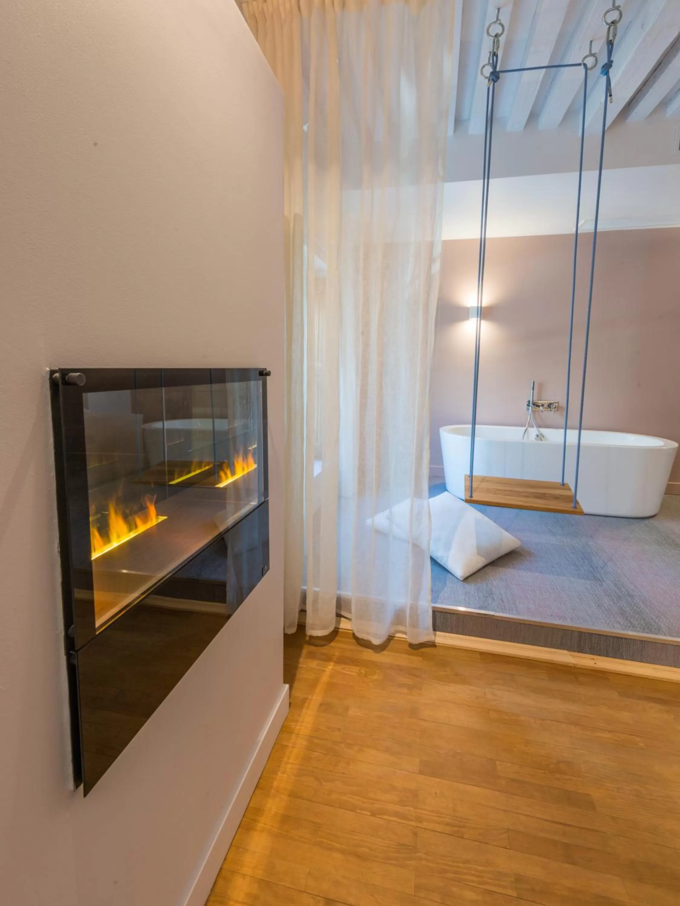 Bathroom, TV/Entertainment Center in MiHotel Sala