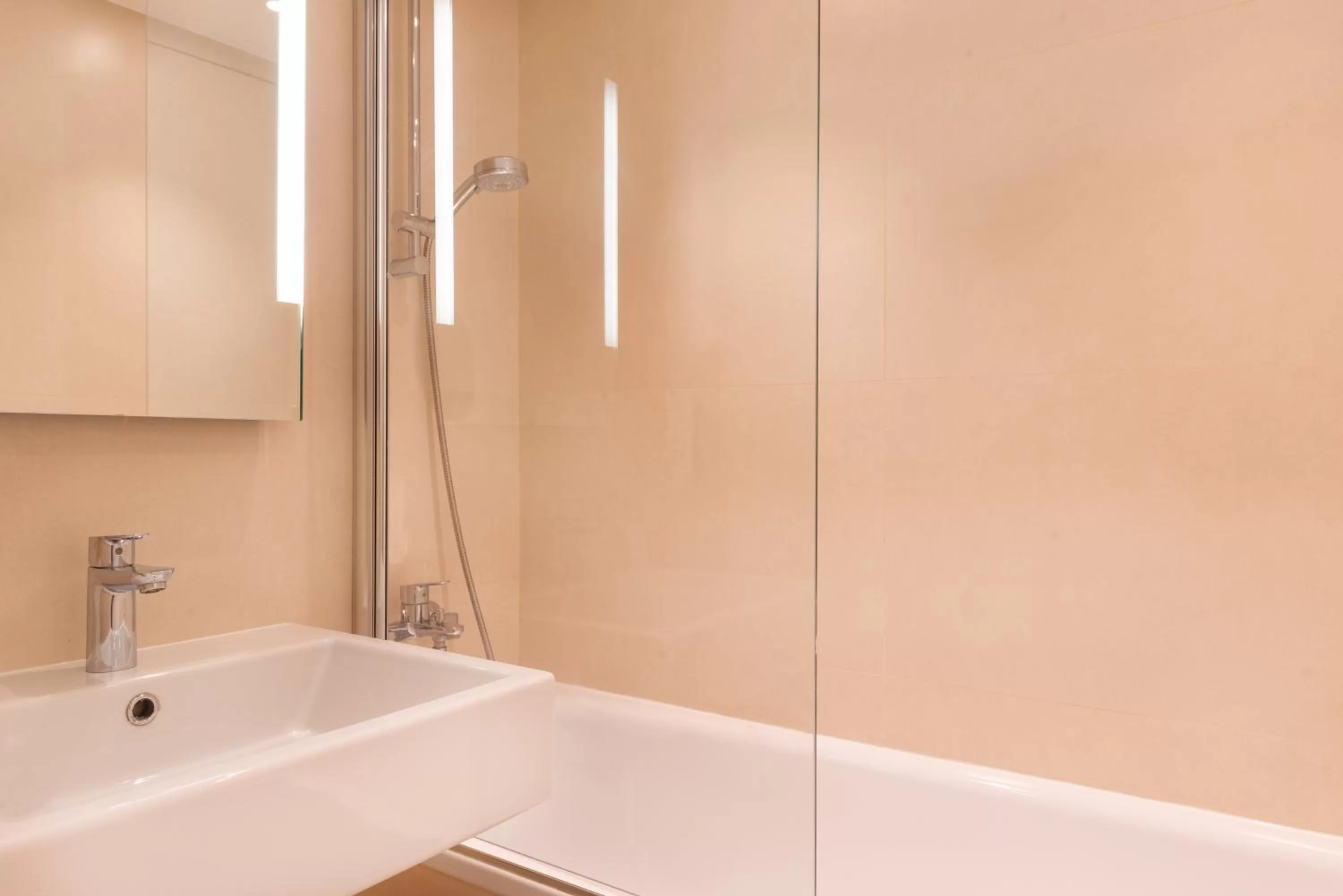 Maison Axel Opéra Paris