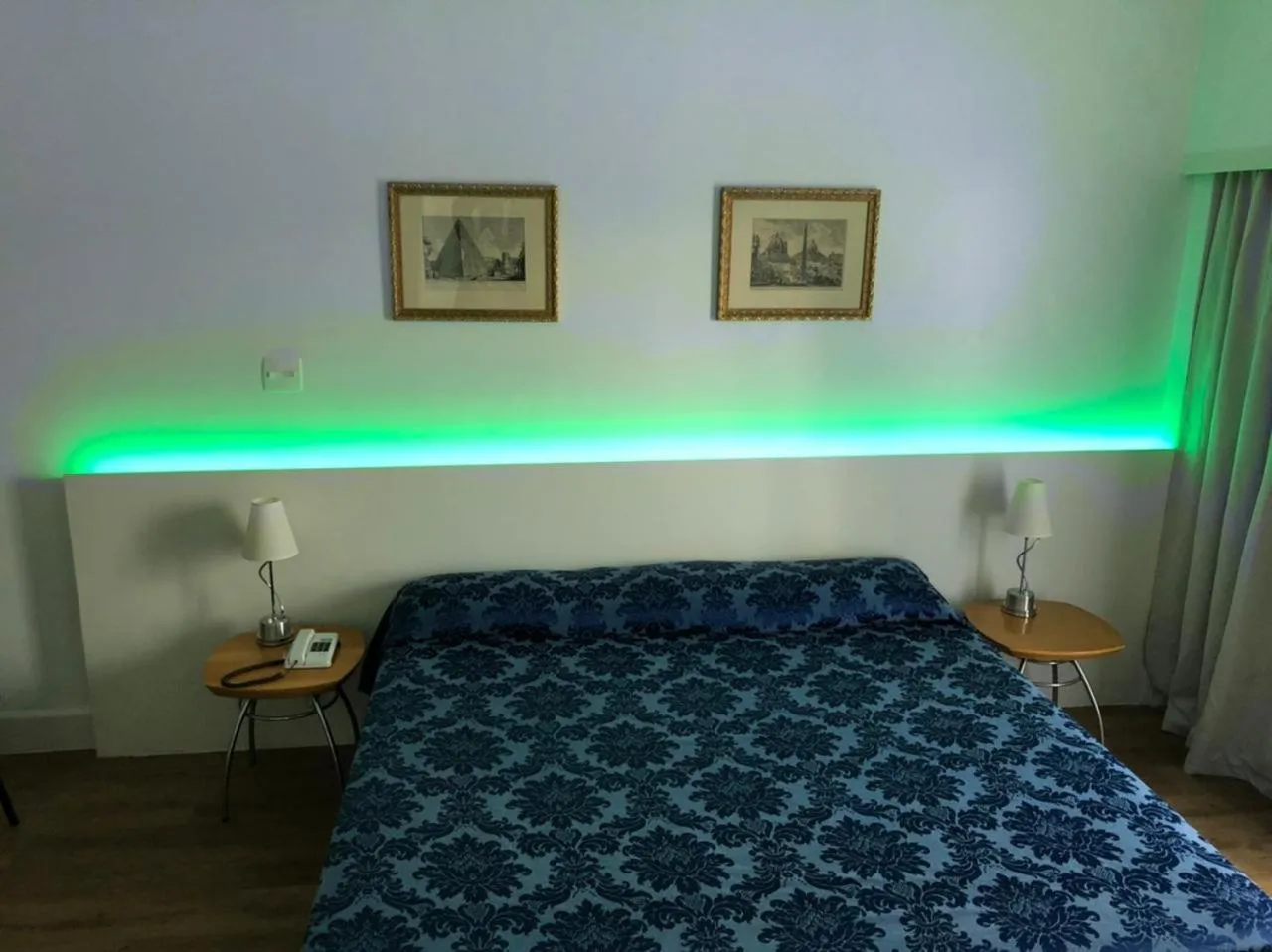 Photo of the whole room, Bed in San Raphael Hotel