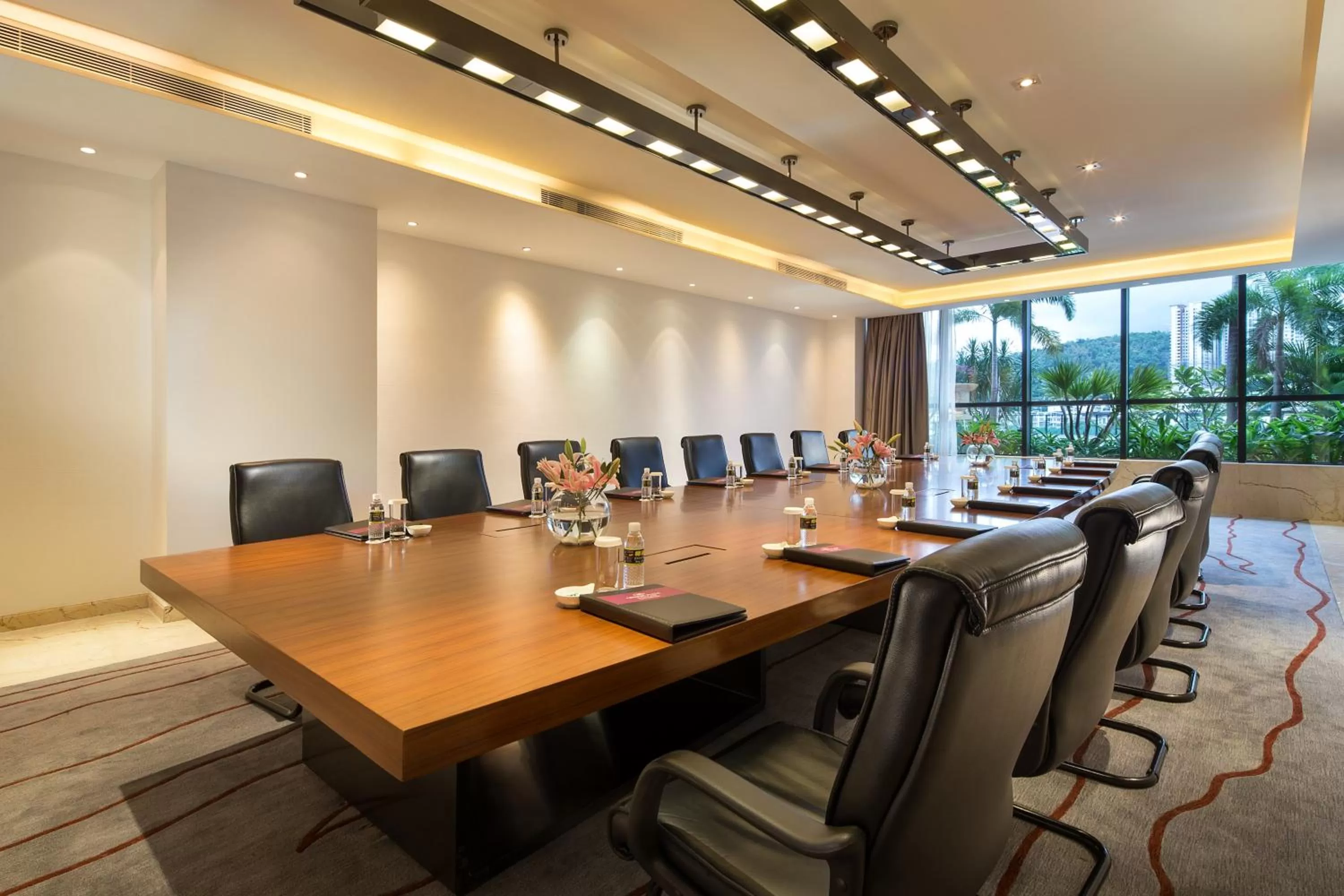 Meeting/conference room in Crowne Plaza Sanya City Center by IHG