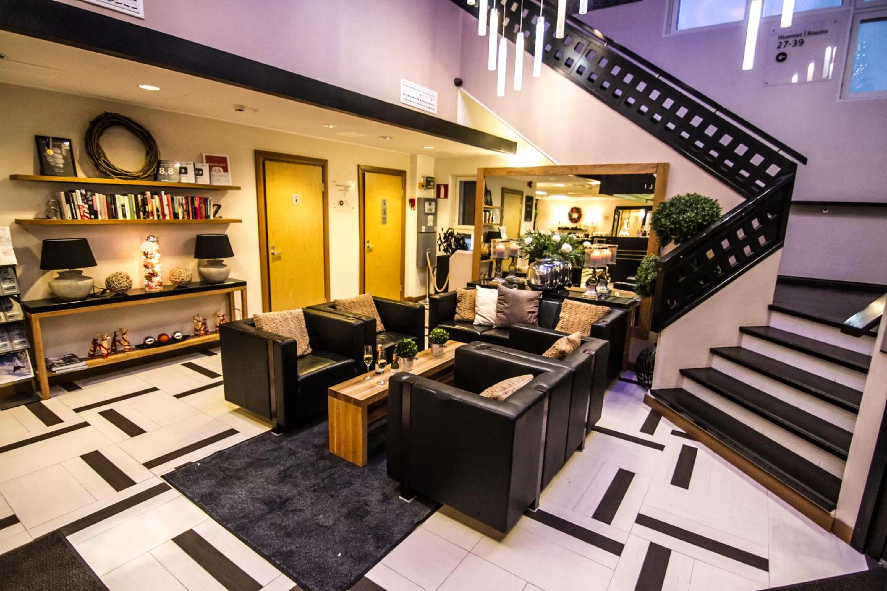 Library in Hotel Aateli Lakeside