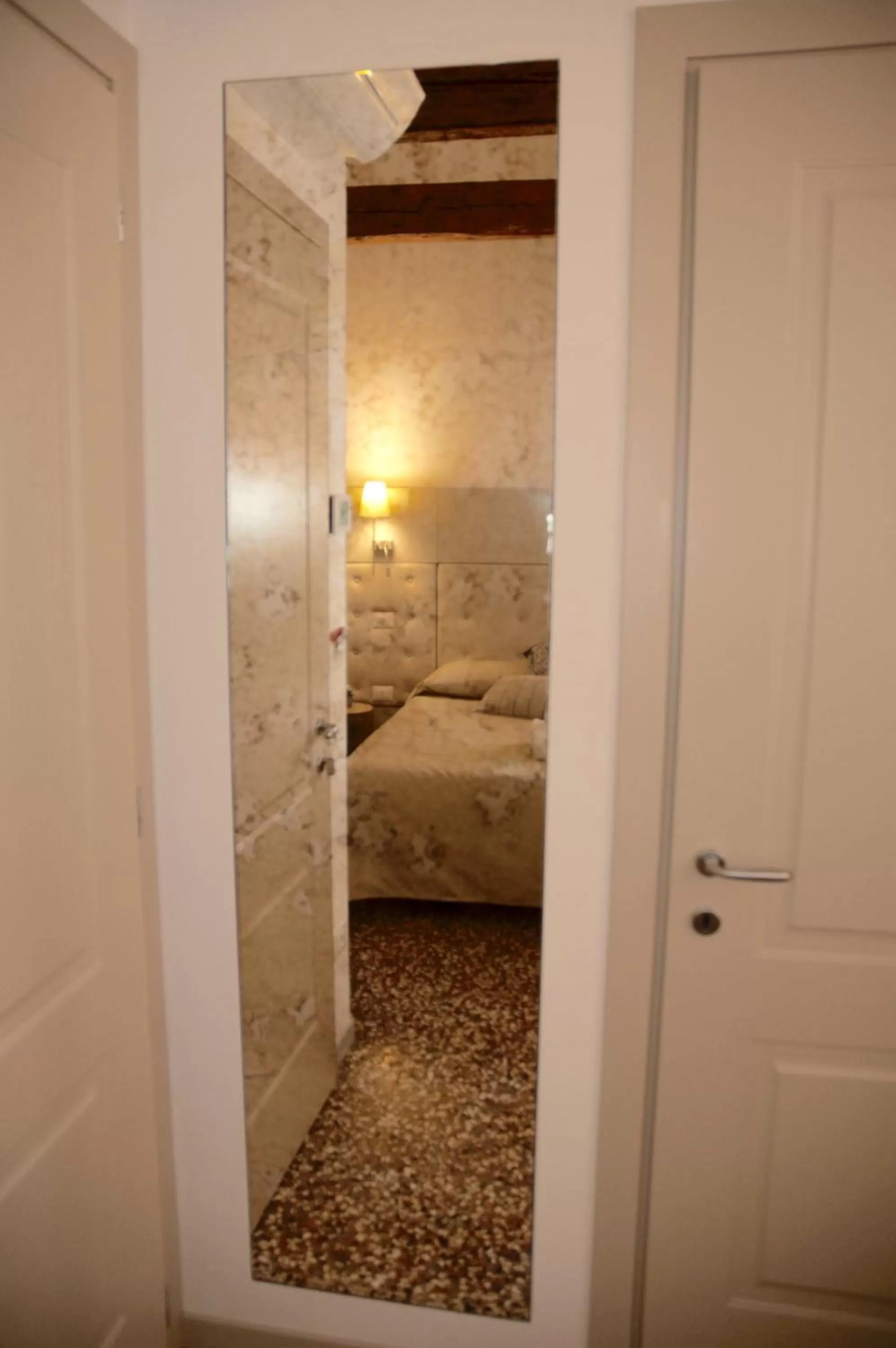 Decorative detail, Bed in B&B Al Pozzo di Luce