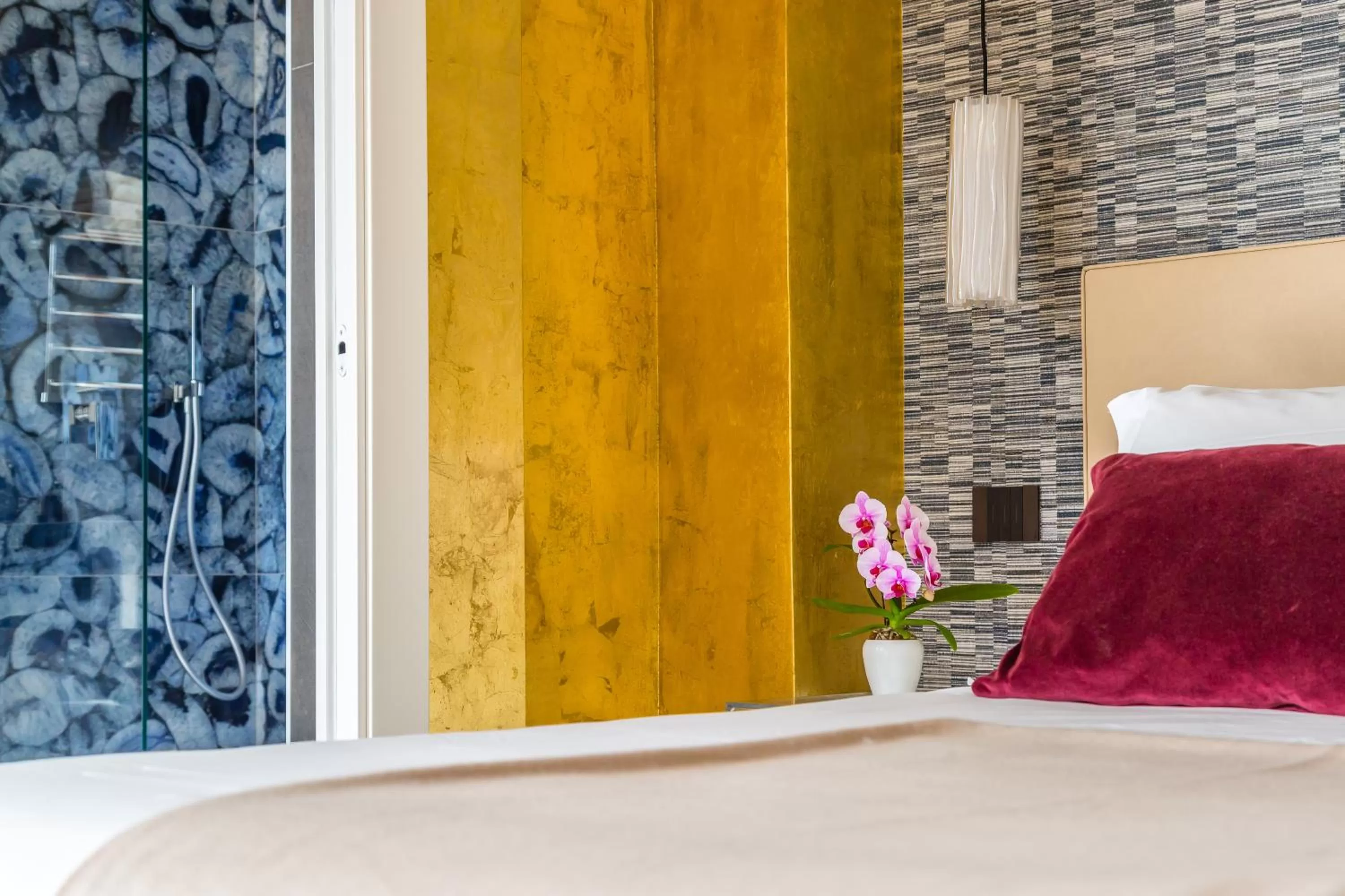 Shower, Bed in Dei Martiri Suite