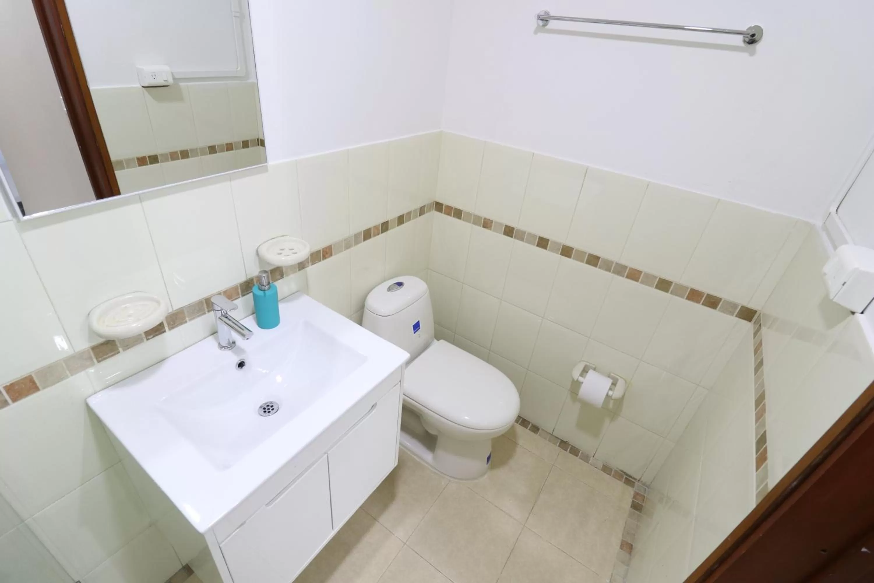 Bathroom in 554 Apartments