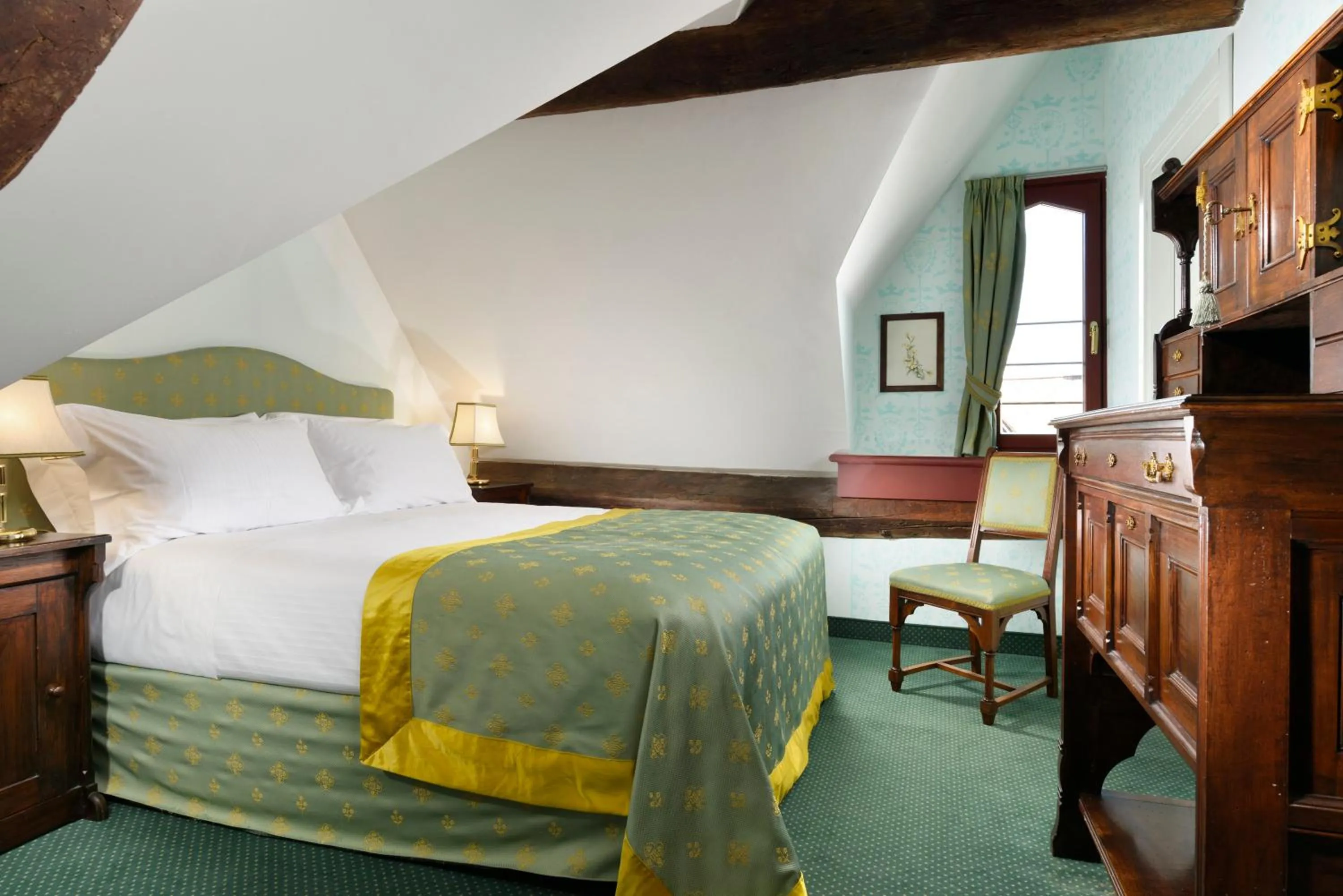 Bed in Castello Dal Pozzo Resort Lago Maggiore - Preferred Hotels & Resorts