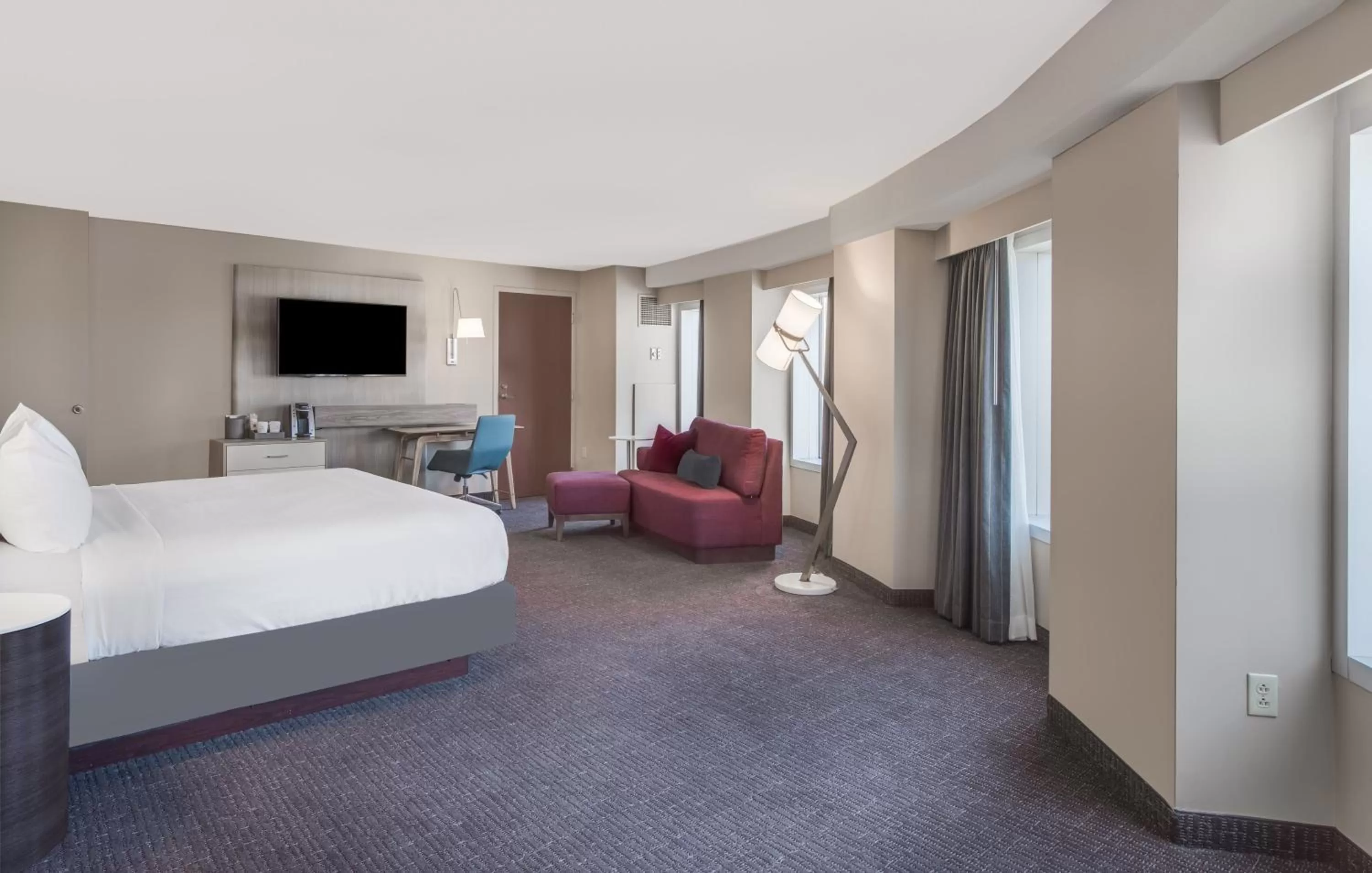 Bedroom, Bed in Crowne Plaza Cleveland at Playhouse Square by IHG