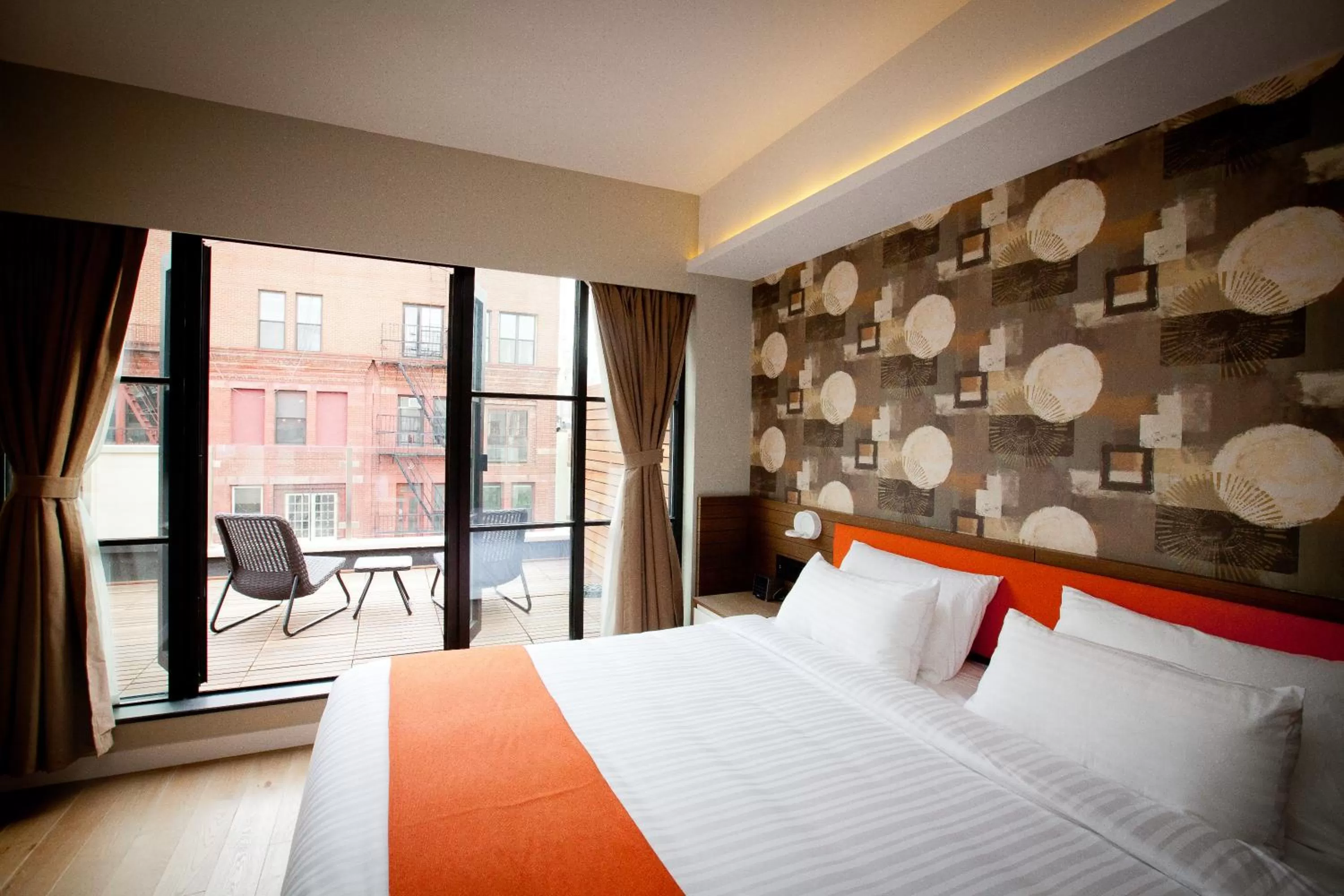 King Penthouse with Balcony in NobleDEN Hotel