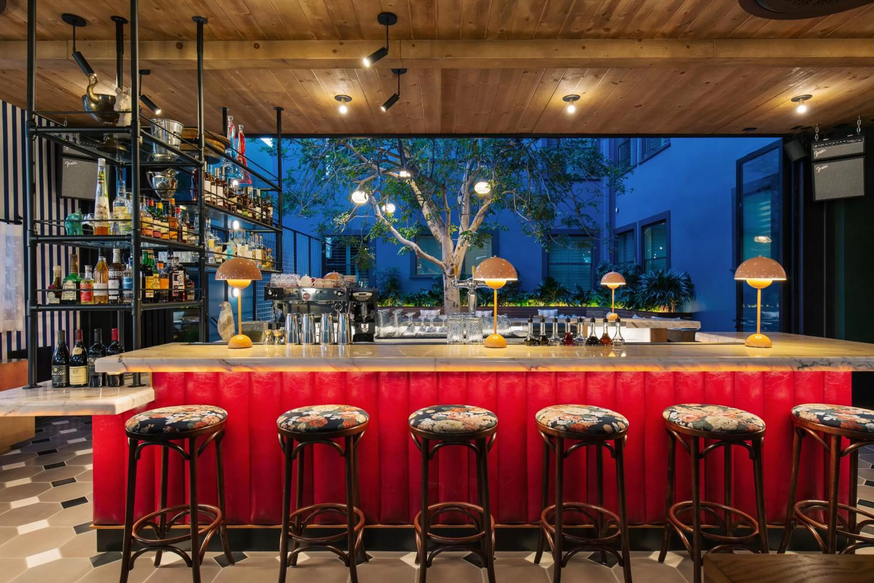 Lounge or bar in Palihotel Culver City