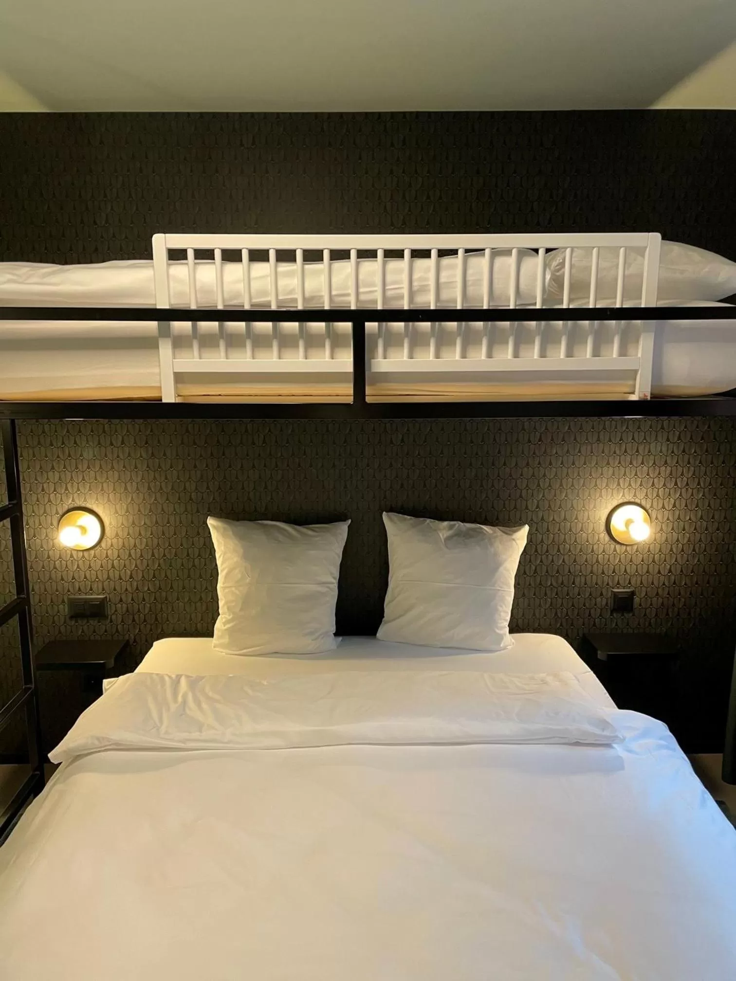 Bed in BLOOM Boutique Hotel & Lounge Basel