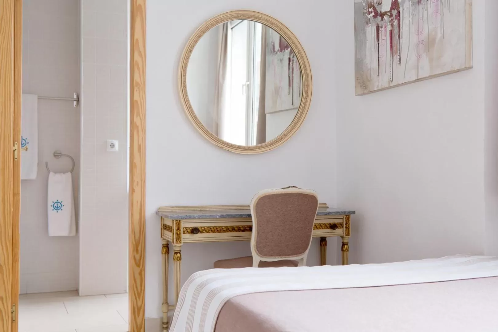 Bedroom, Bed in Hotel Marítimo Urban