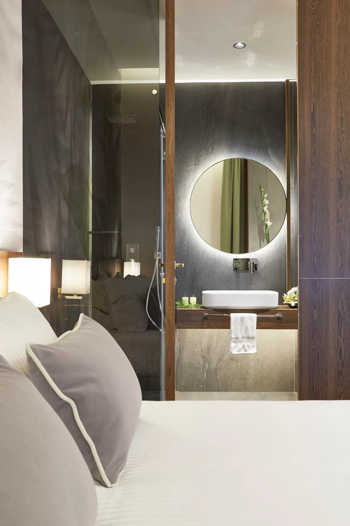 Bathroom, Bed in Messori Suites