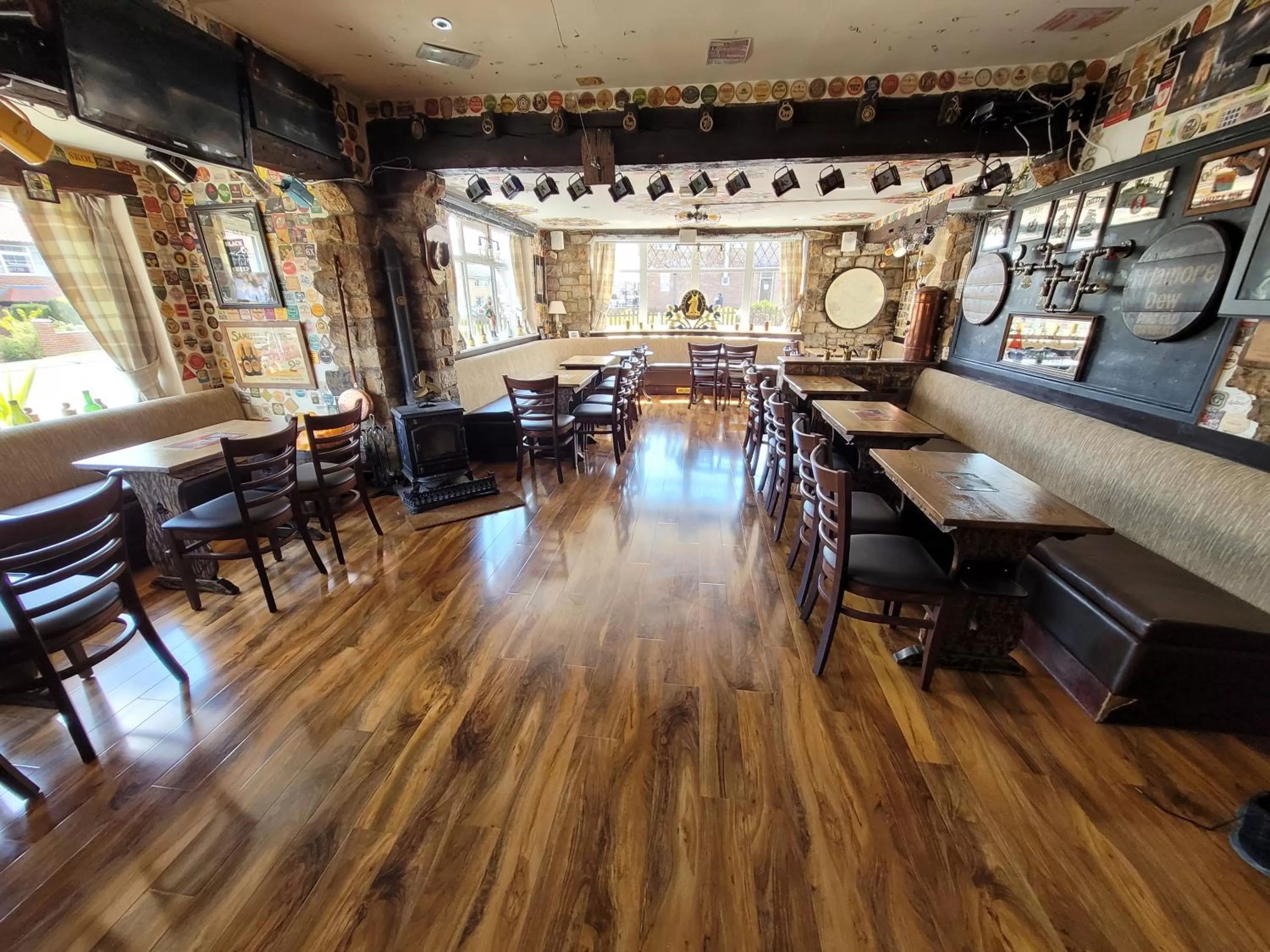 the jackdaw pub SELF CATERING STATIC CARAVAN free breakfast supplied