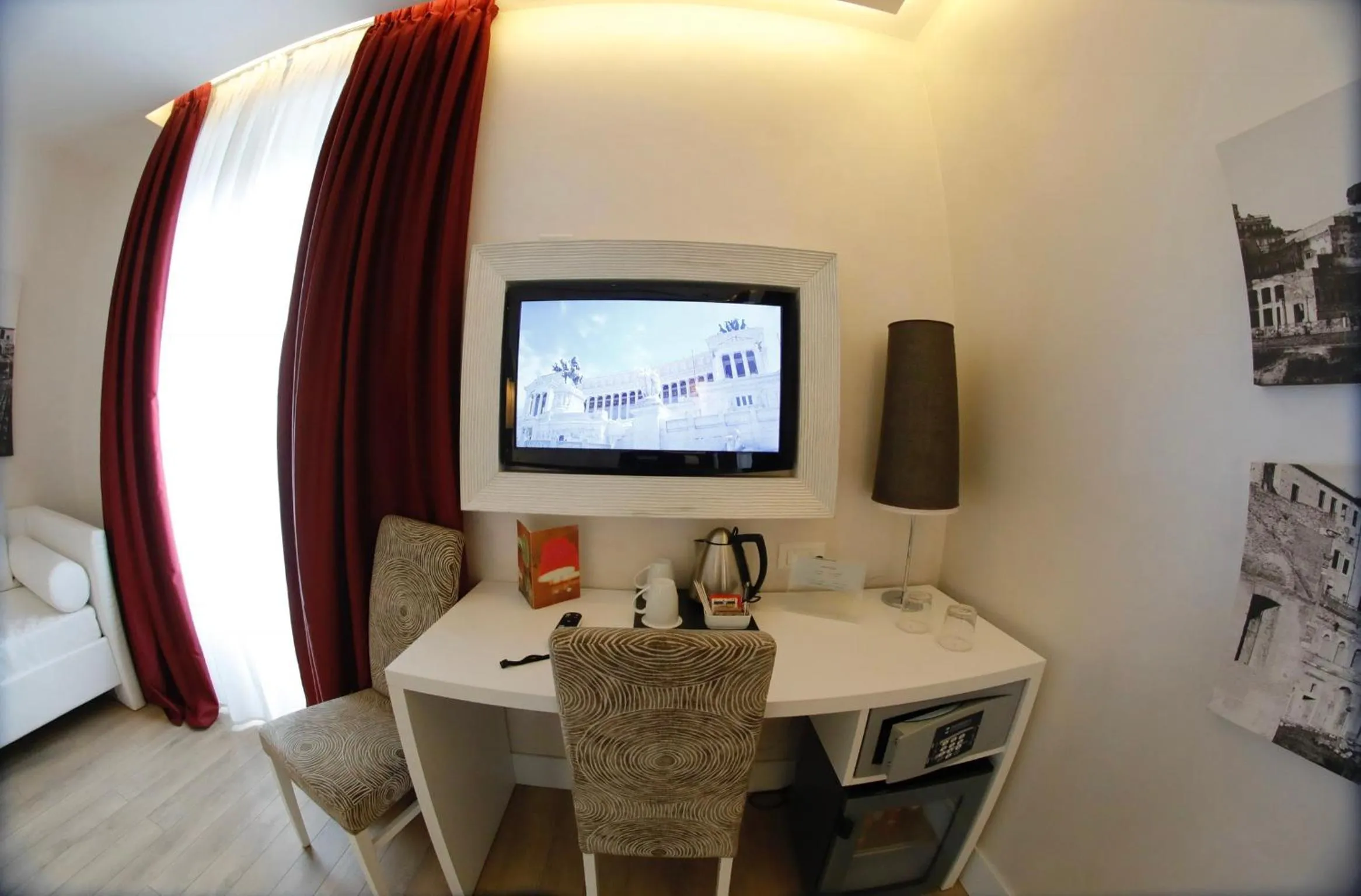 Photo of the whole room in Tullia&Prisca Relais