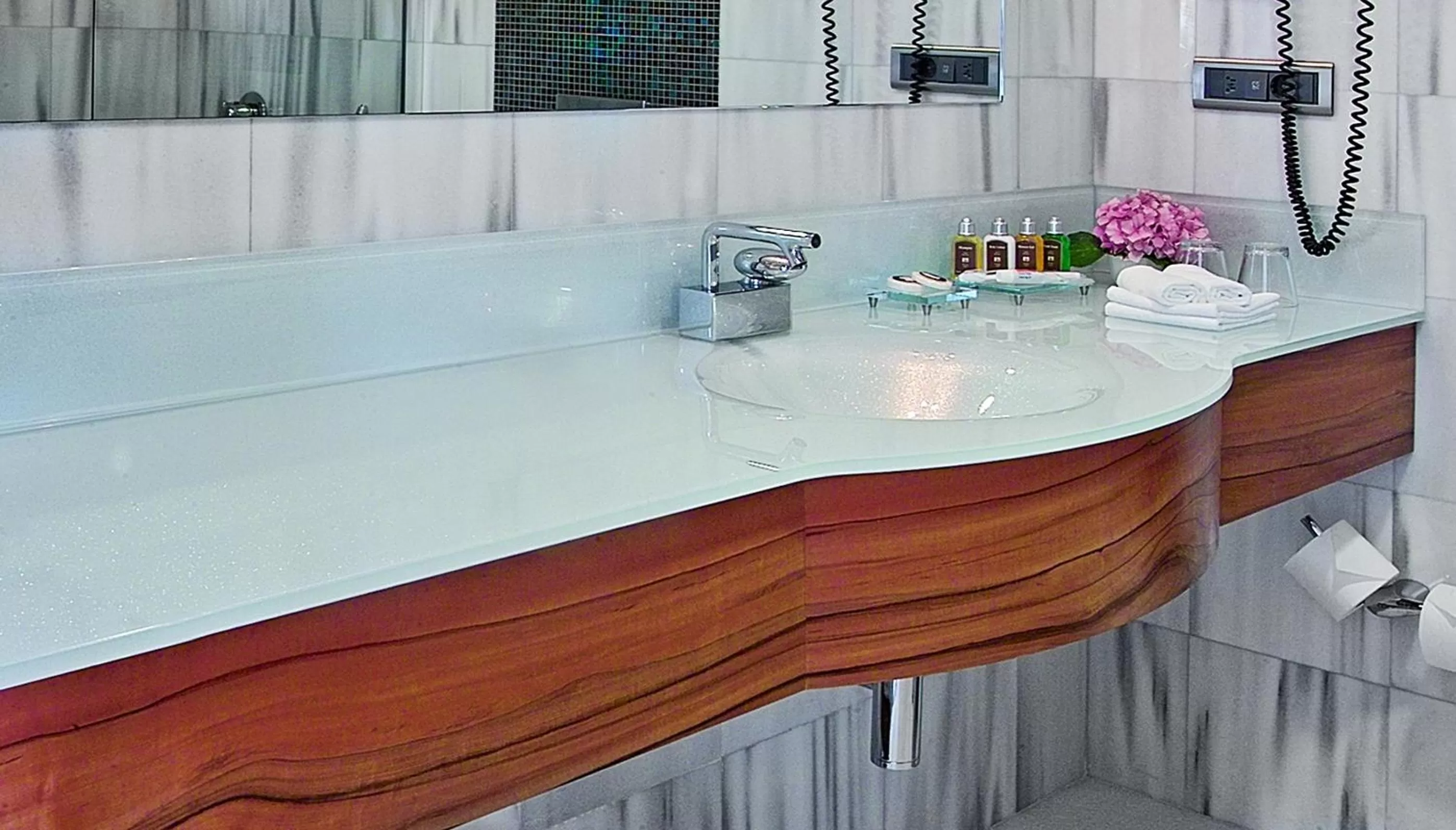 Bathroom in Biz Cevahir Hotel Sultanahmet