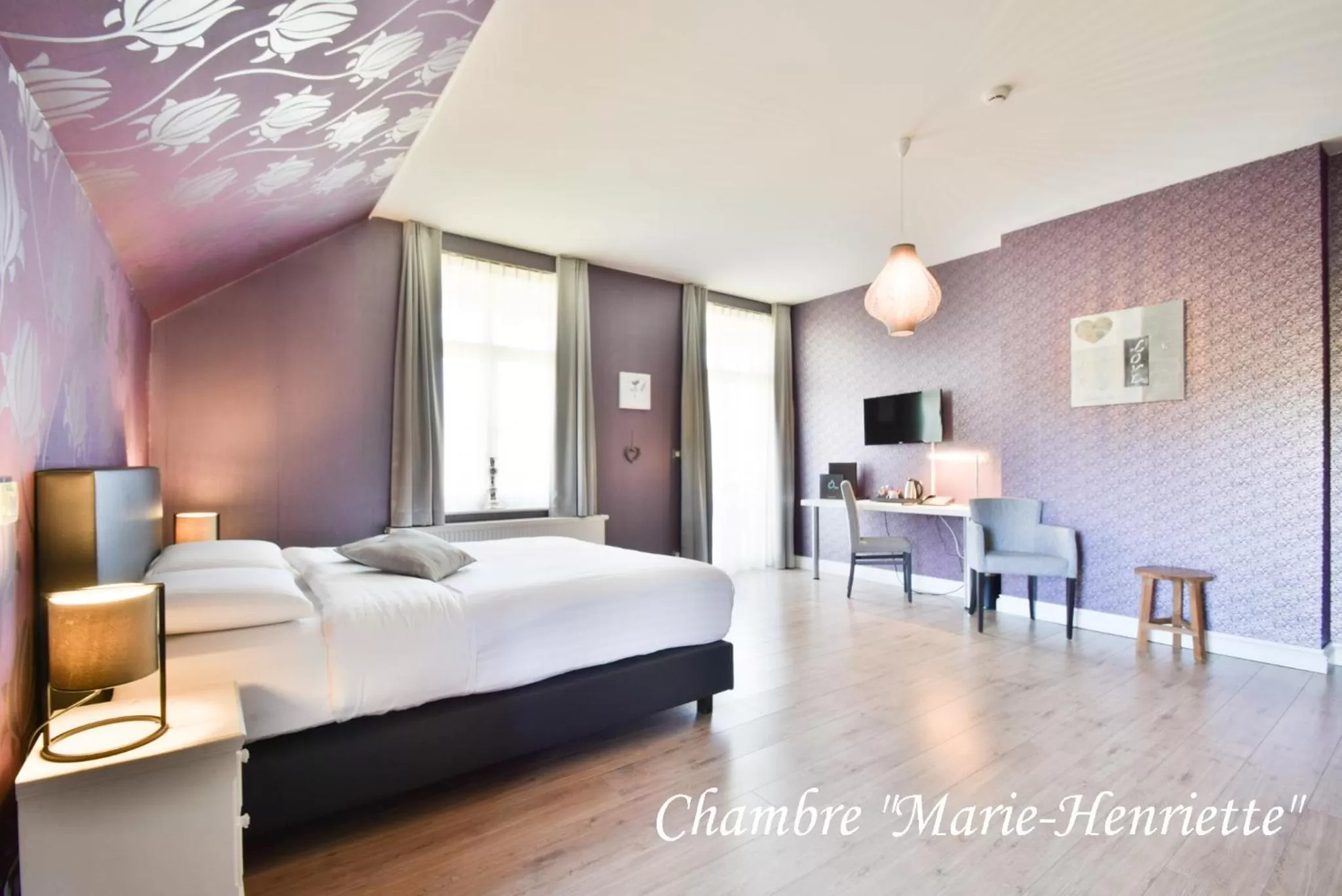 Bedroom, Bed in Hôtel l'Ecrin d'Ô