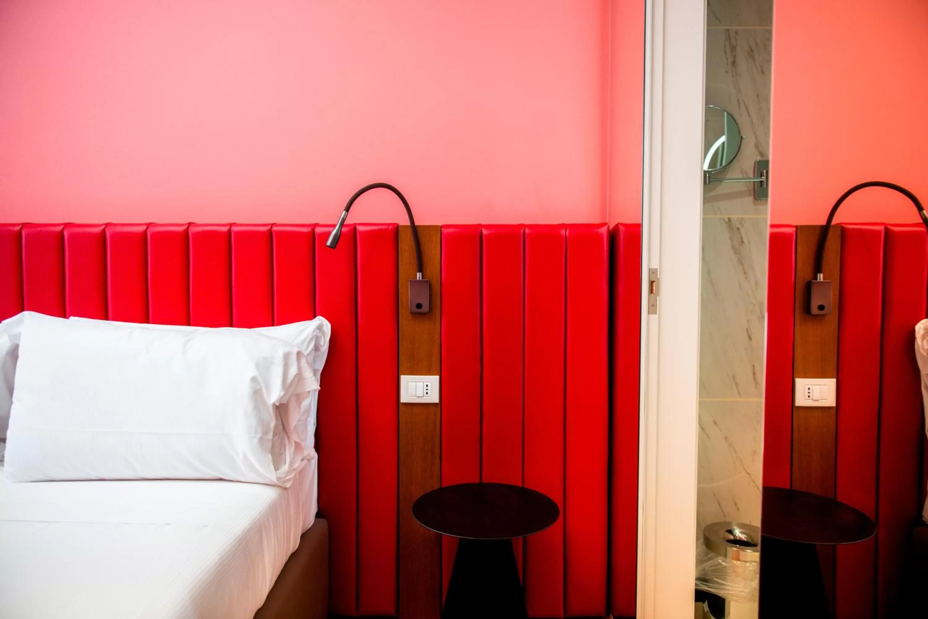 Decorative detail, Bed in Boutique Centrale Palace Hotel