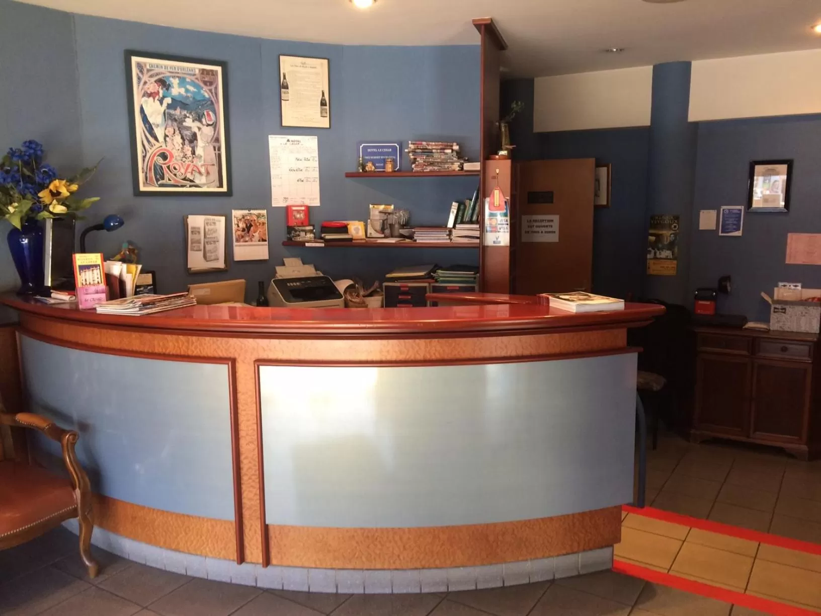 Lobby or reception in Le CESAR HOTEL