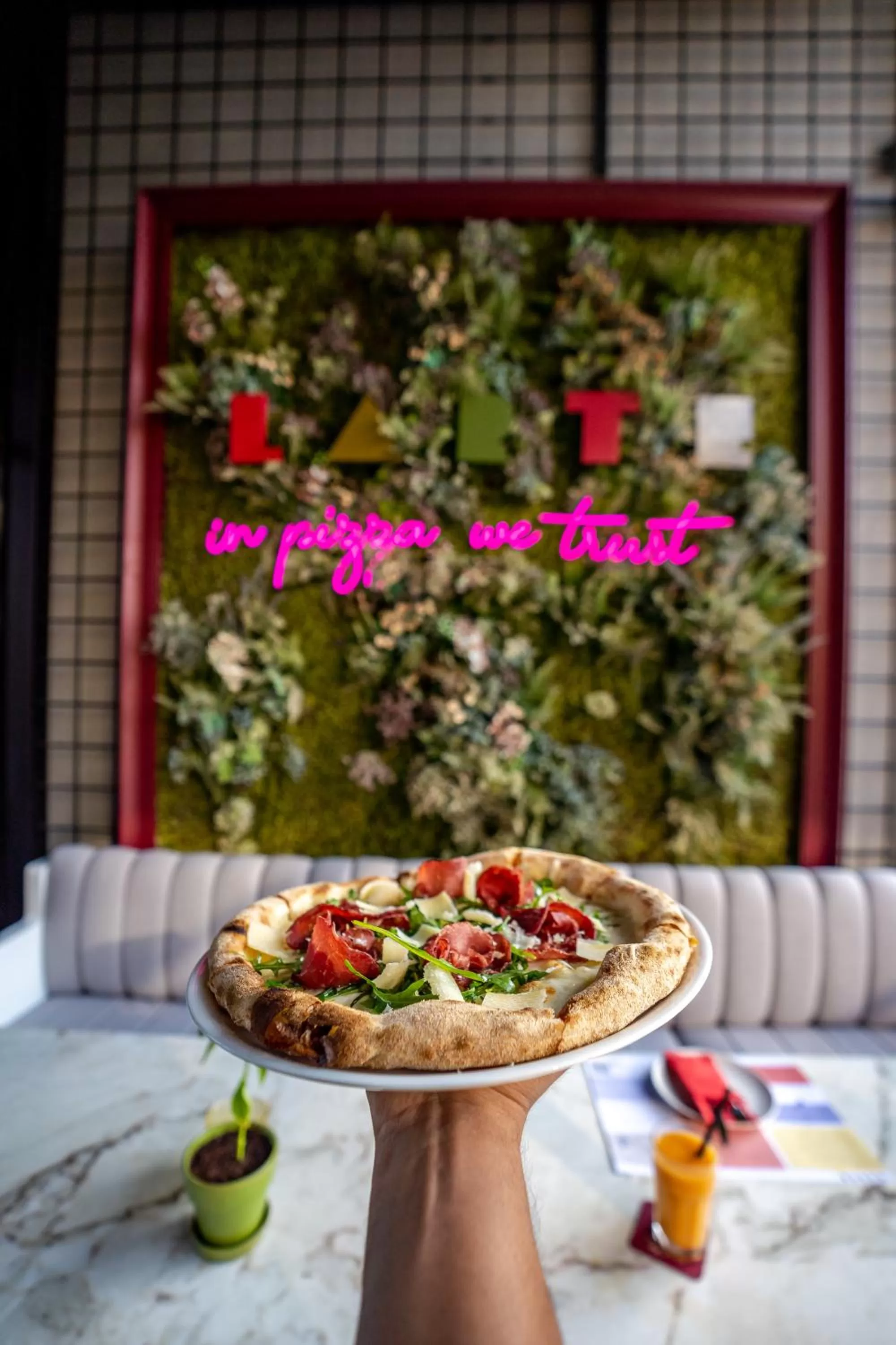 Restaurant/places to eat in Studio One Hotel