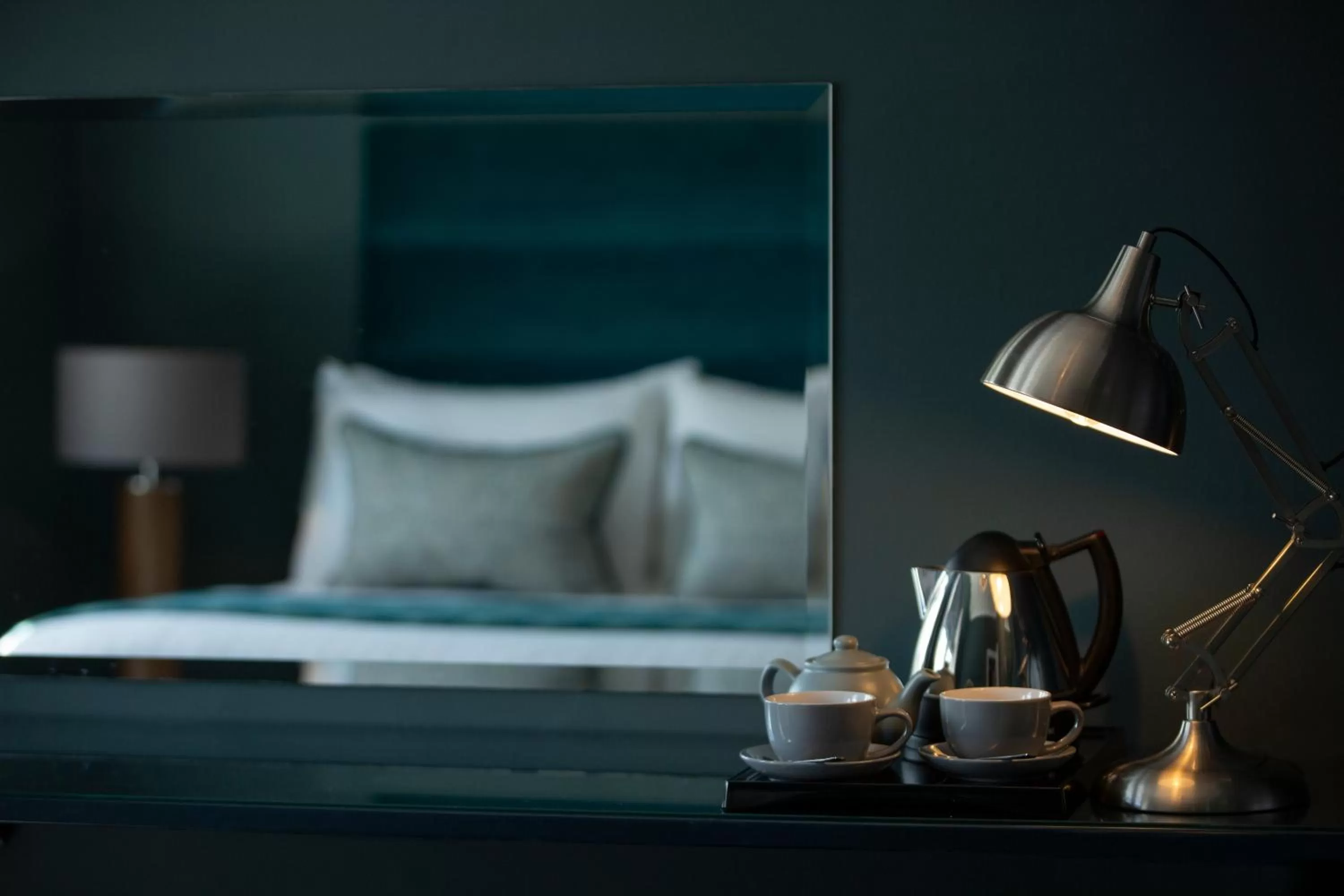 Bedroom, Bed in Orchard Park Hotel