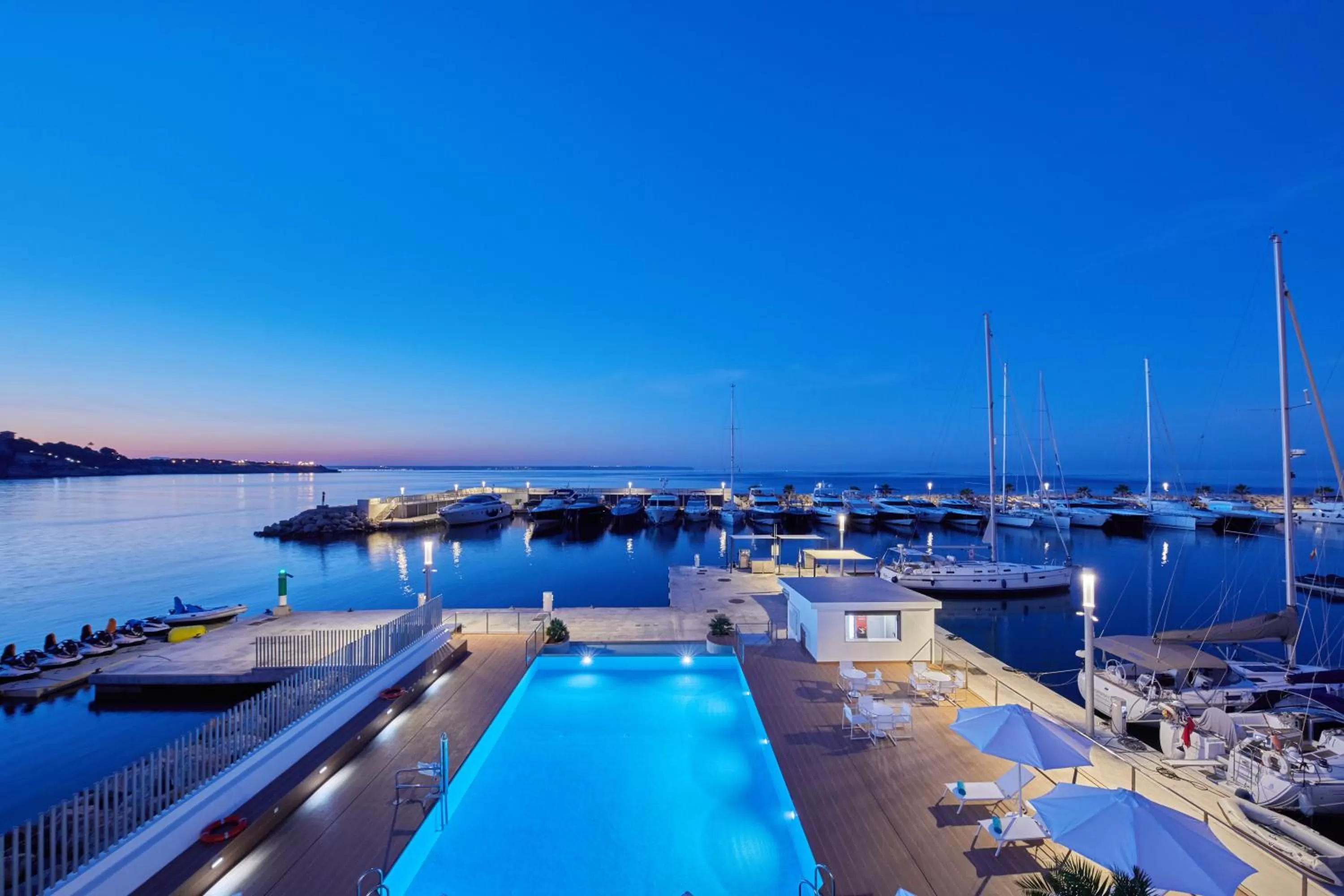 Swimming pool in Calanova Sports Residence