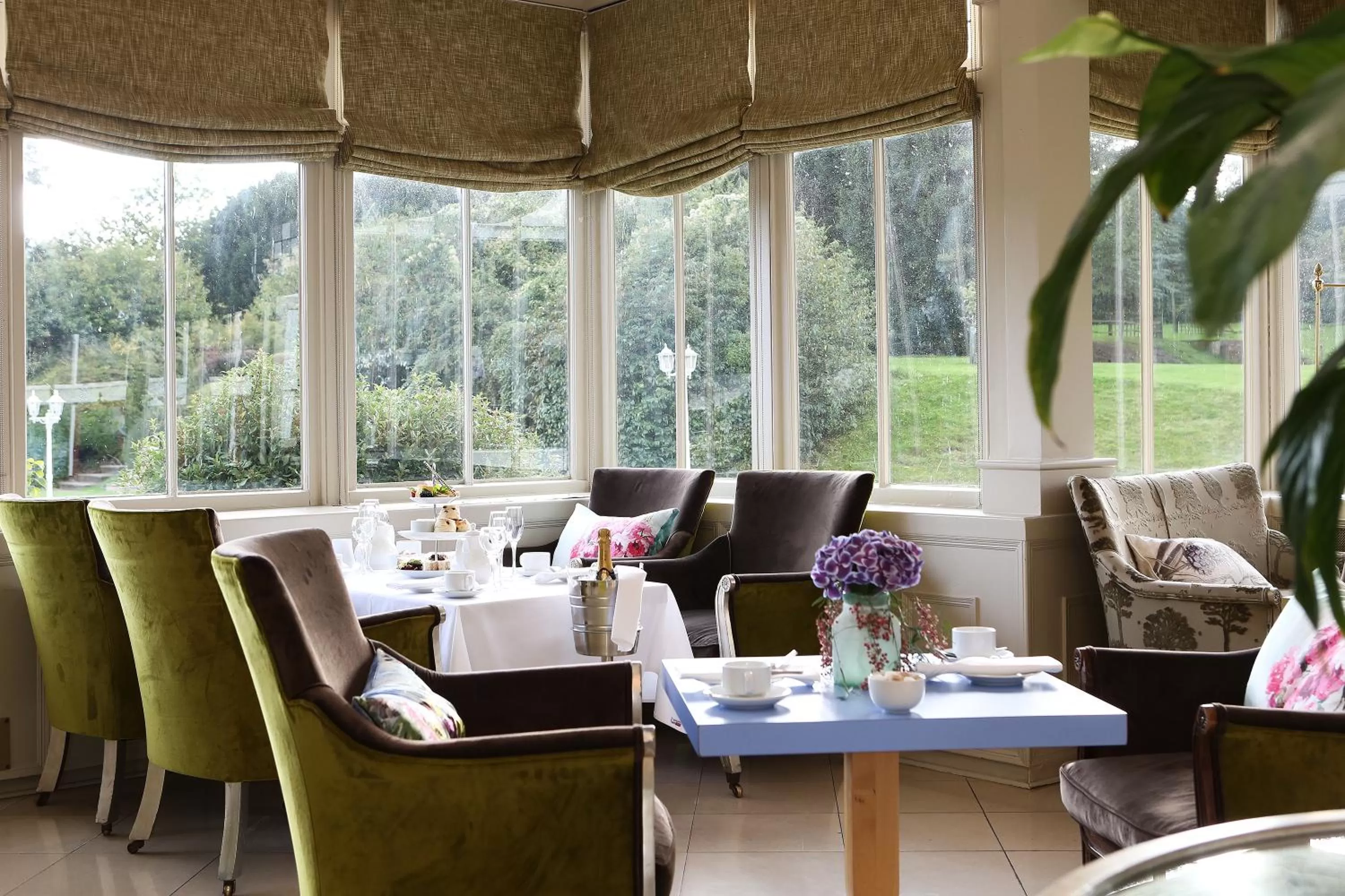 Restaurant/places to eat in Pendley Manor