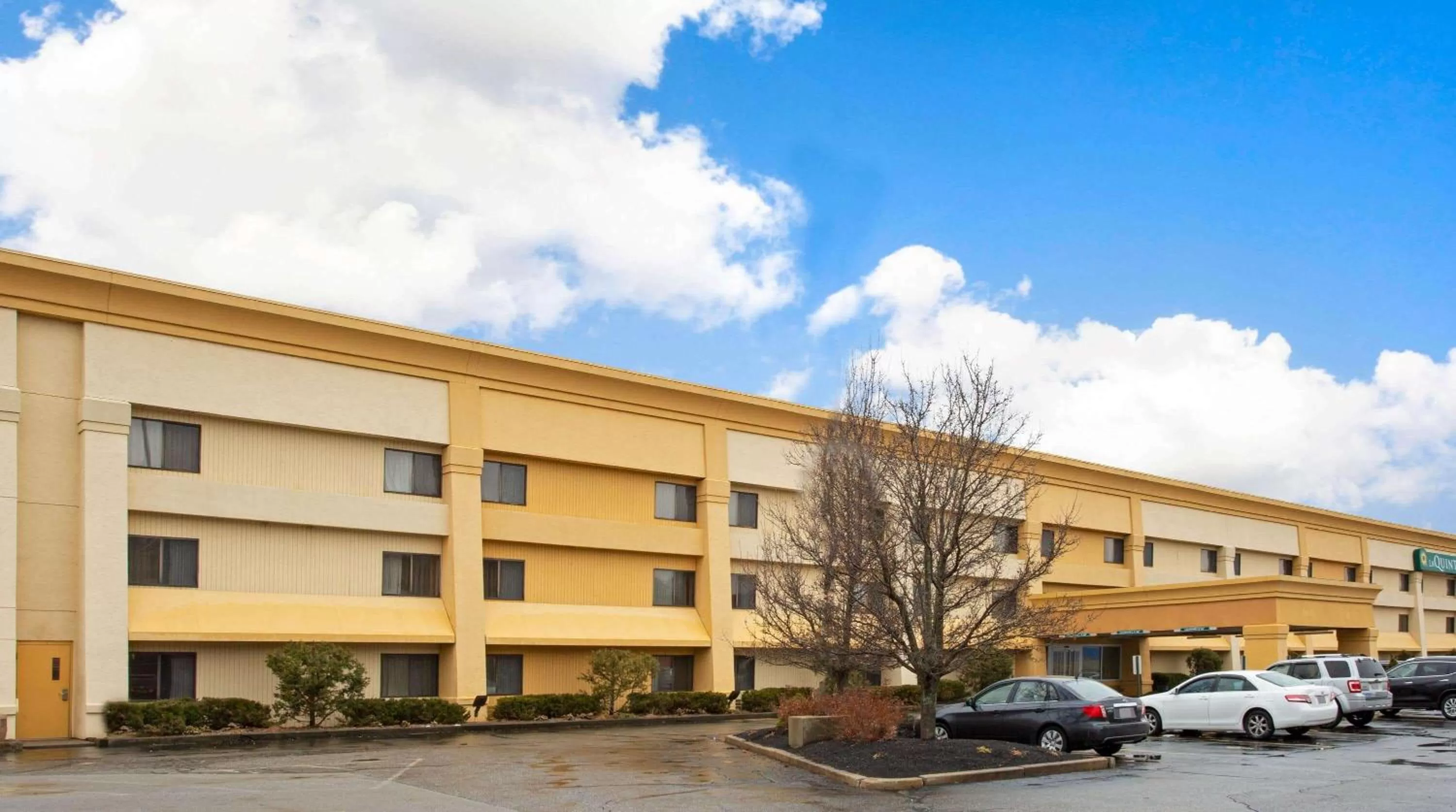Property building in La Quinta Inn by Wyndham Auburn Worcester
