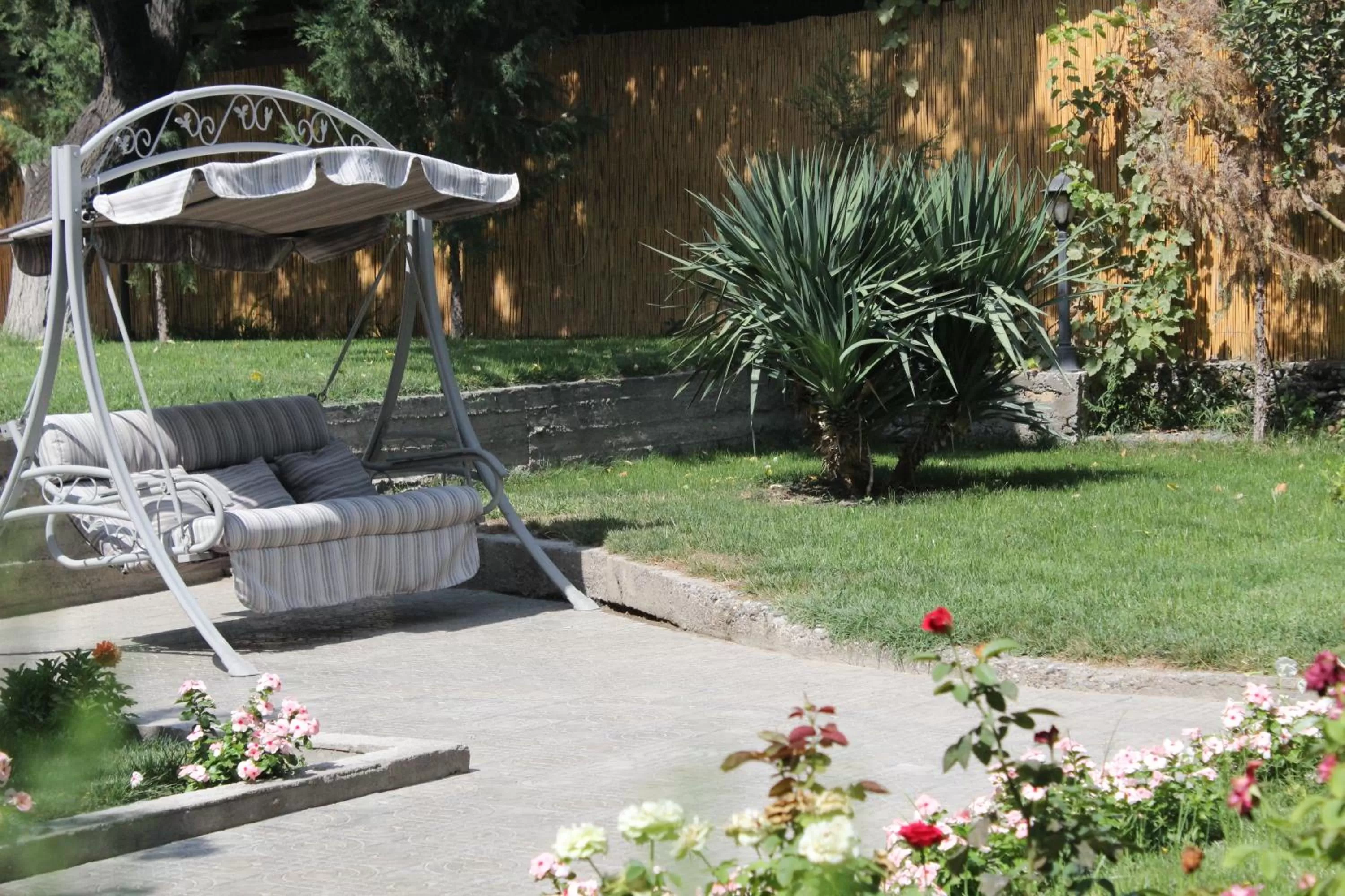 Garden in Armon Apart Hotel