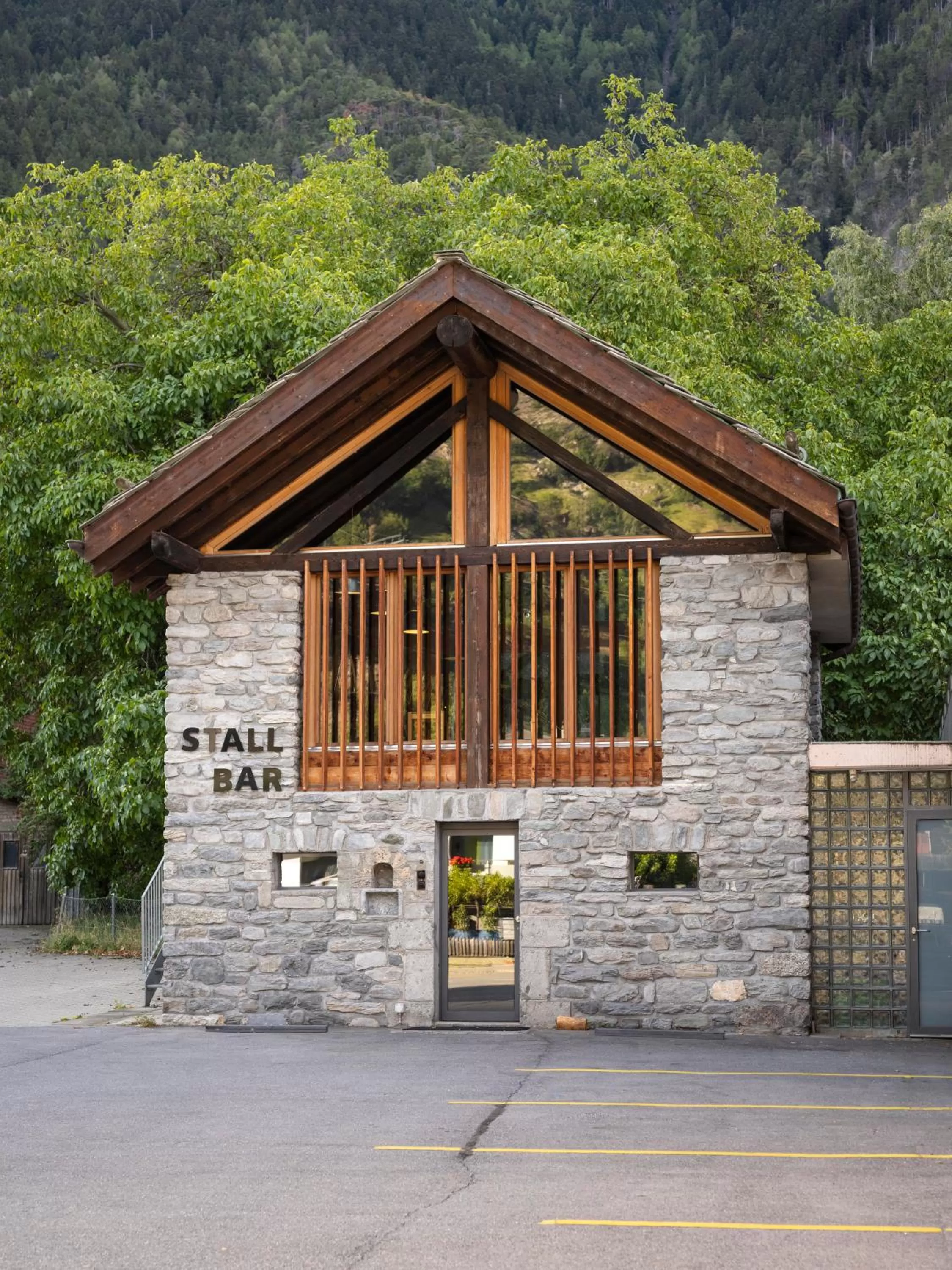 Property building in Hotel-Restaurant Eyholz