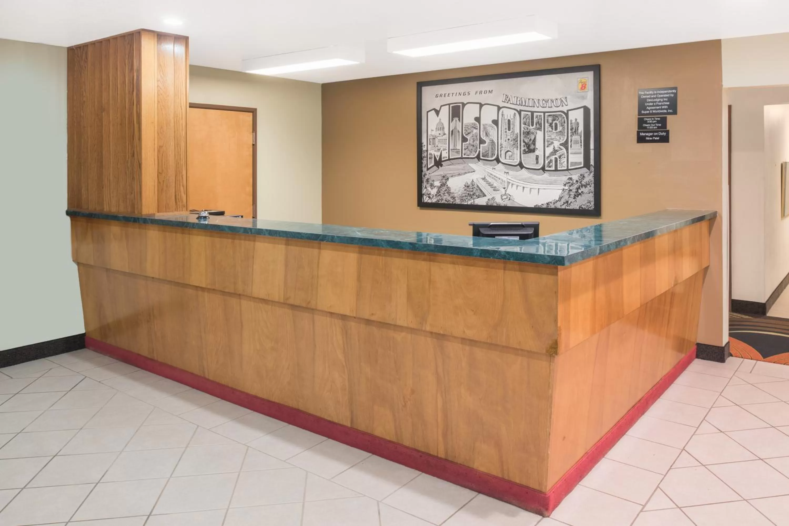 Lobby or reception in Super 8 by Wyndham Farmington