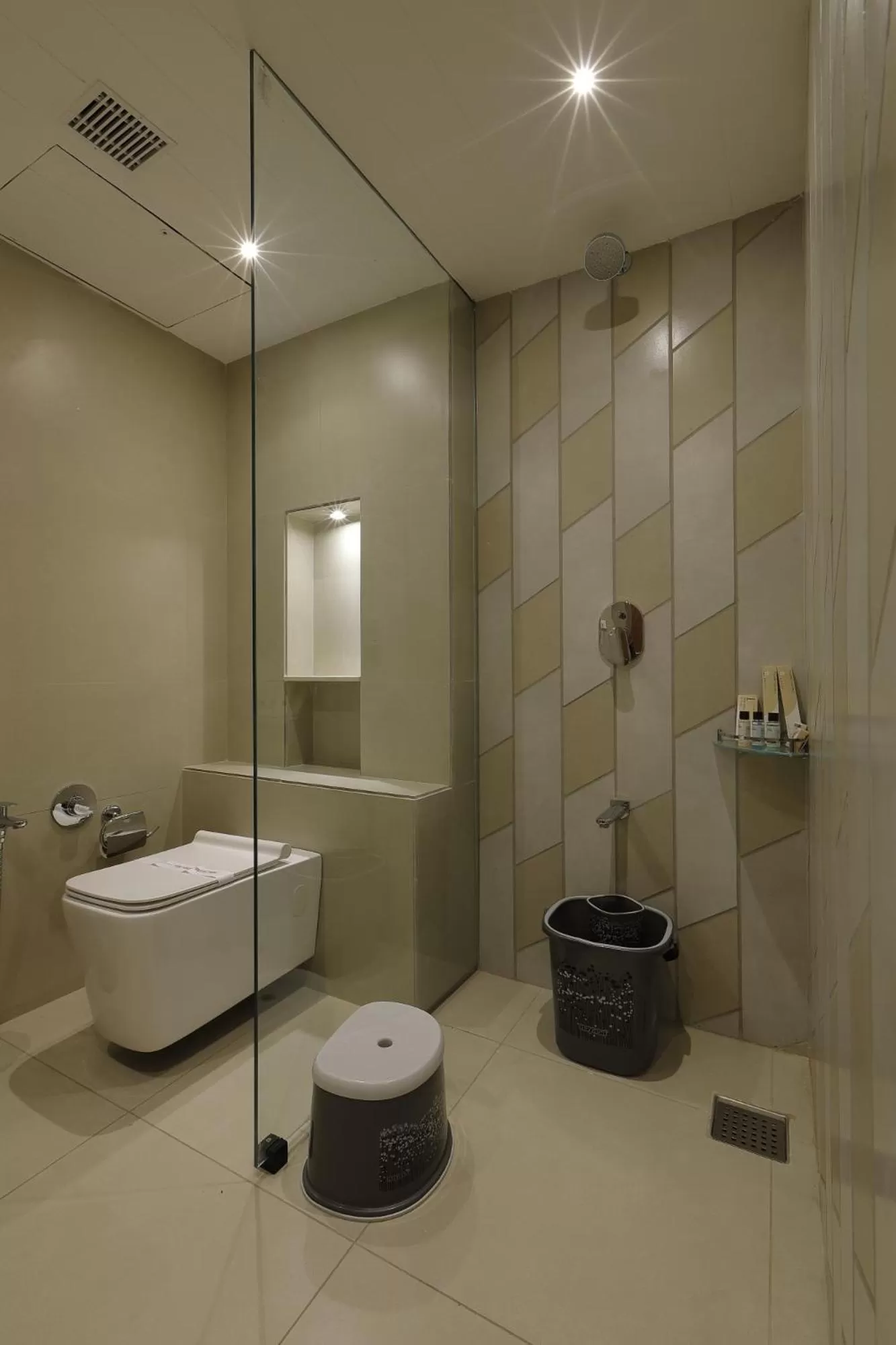 Bathroom in Artilla Inn