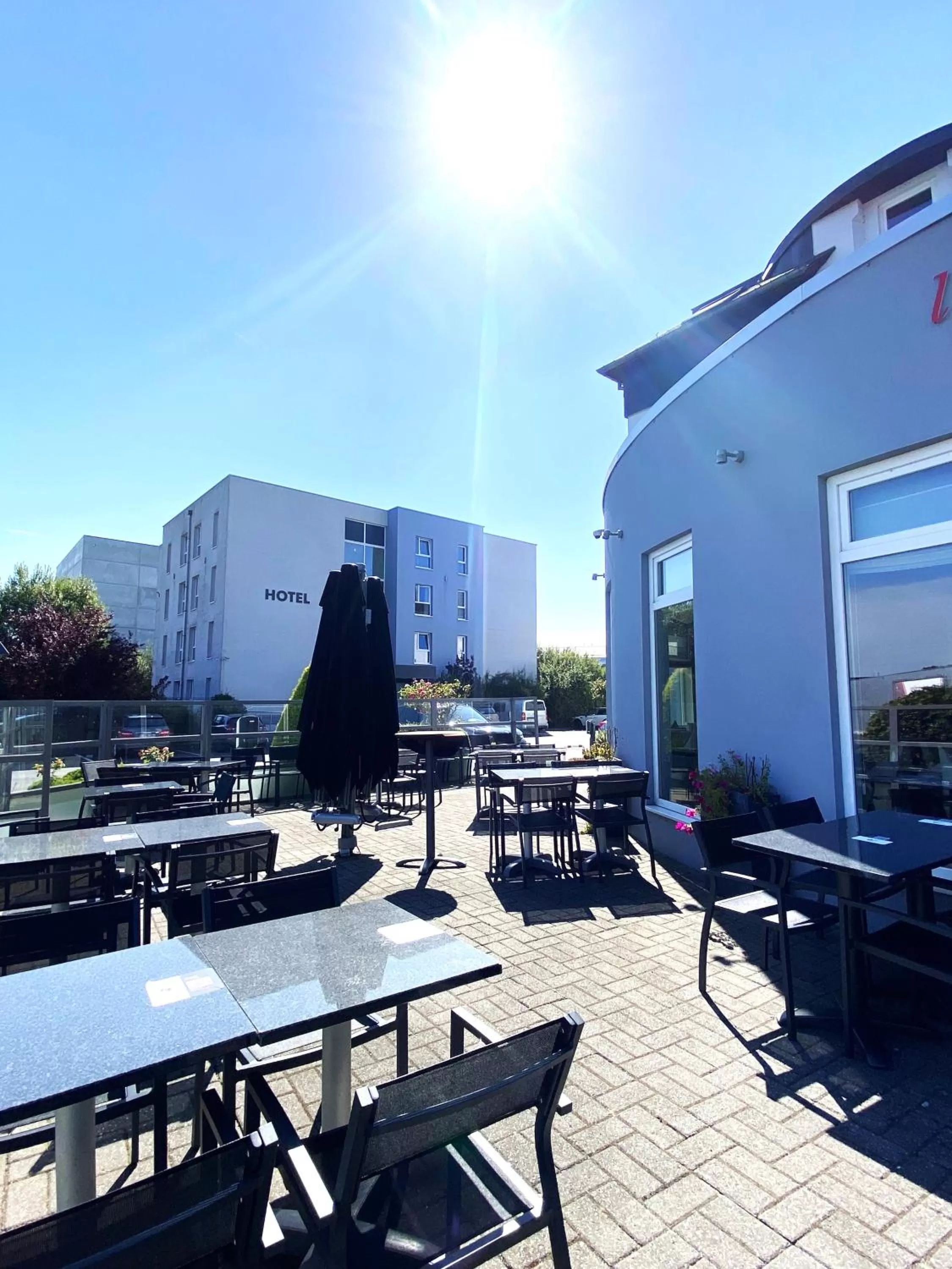 Patio in Ibis Styles Charleroi Airport Aero 44