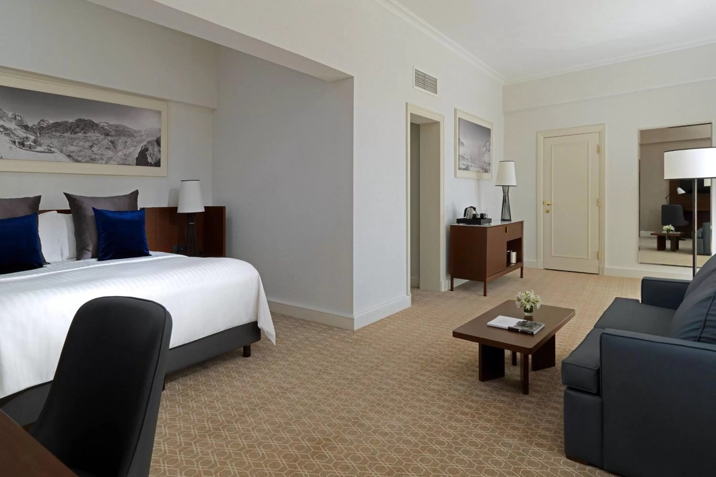 Photo of the whole room, Bed in Armenia Marriott Hotel Yerevan