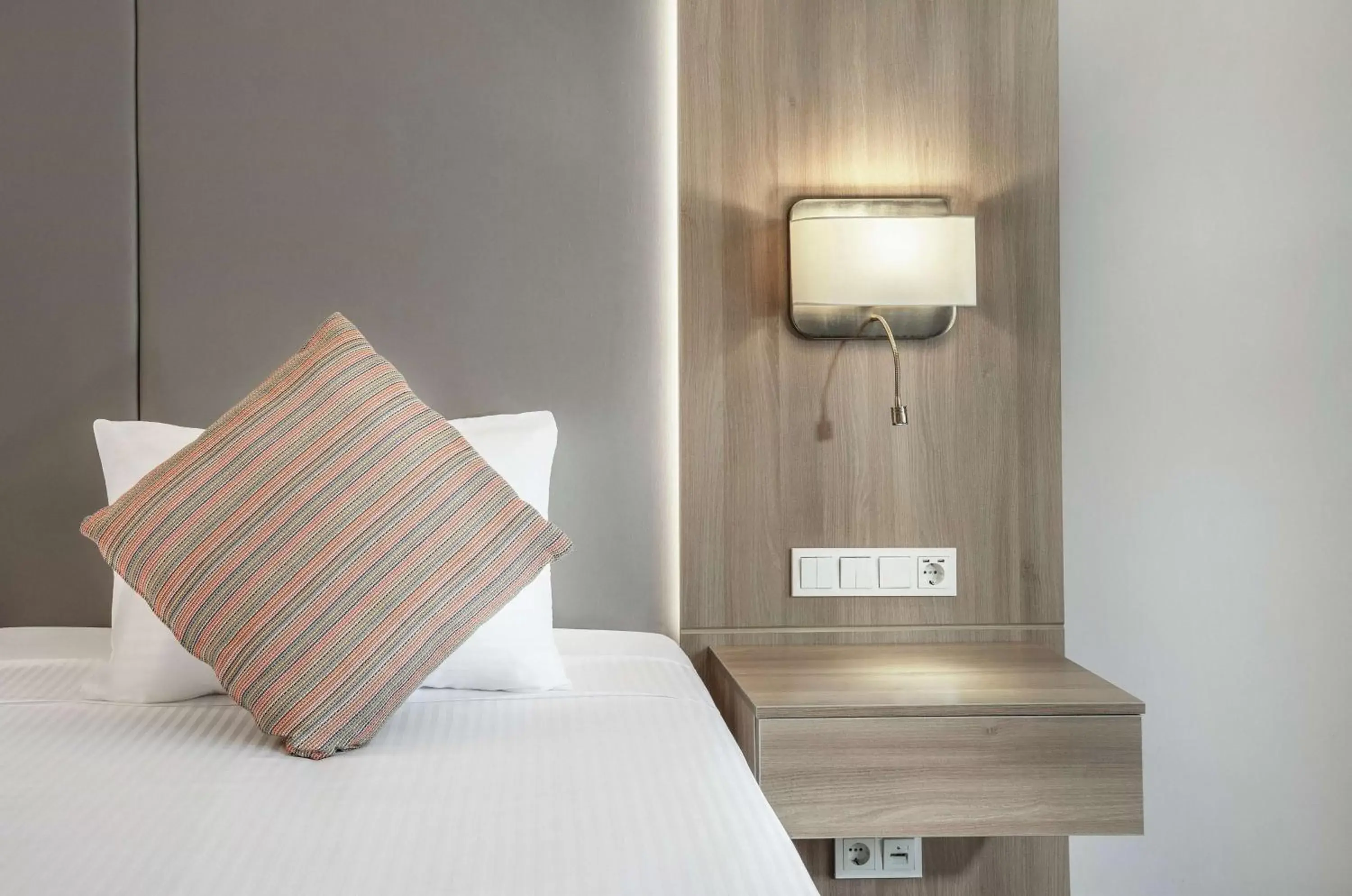 Executive Room Patio view in Steigenberger Nile Palace Luxor - Convention Center Executive Room Patio view in Steigenberger Nile Palace Luxor - Convention Center