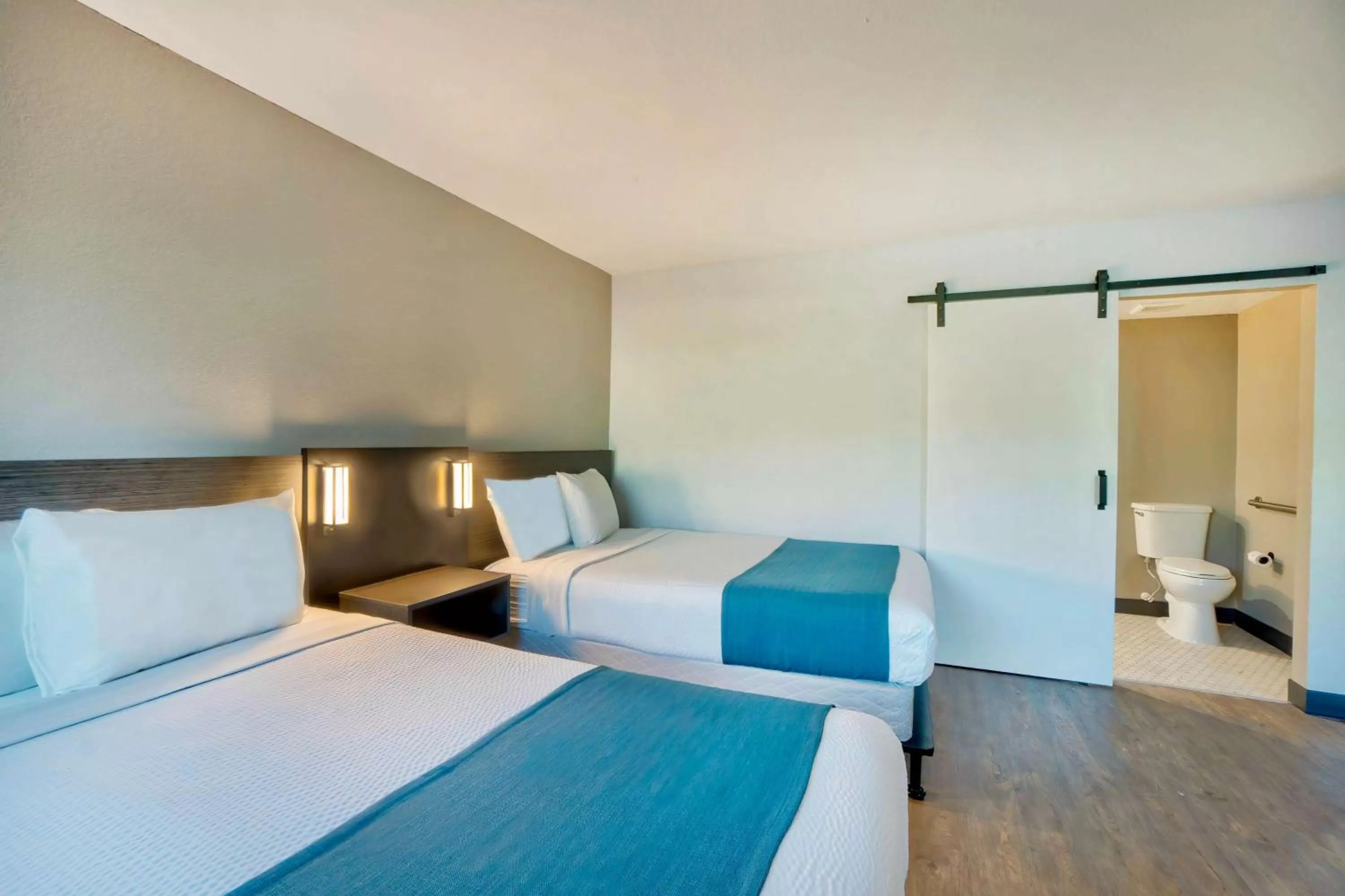 Bed in Motel 6-Fort Lauderdale, FL