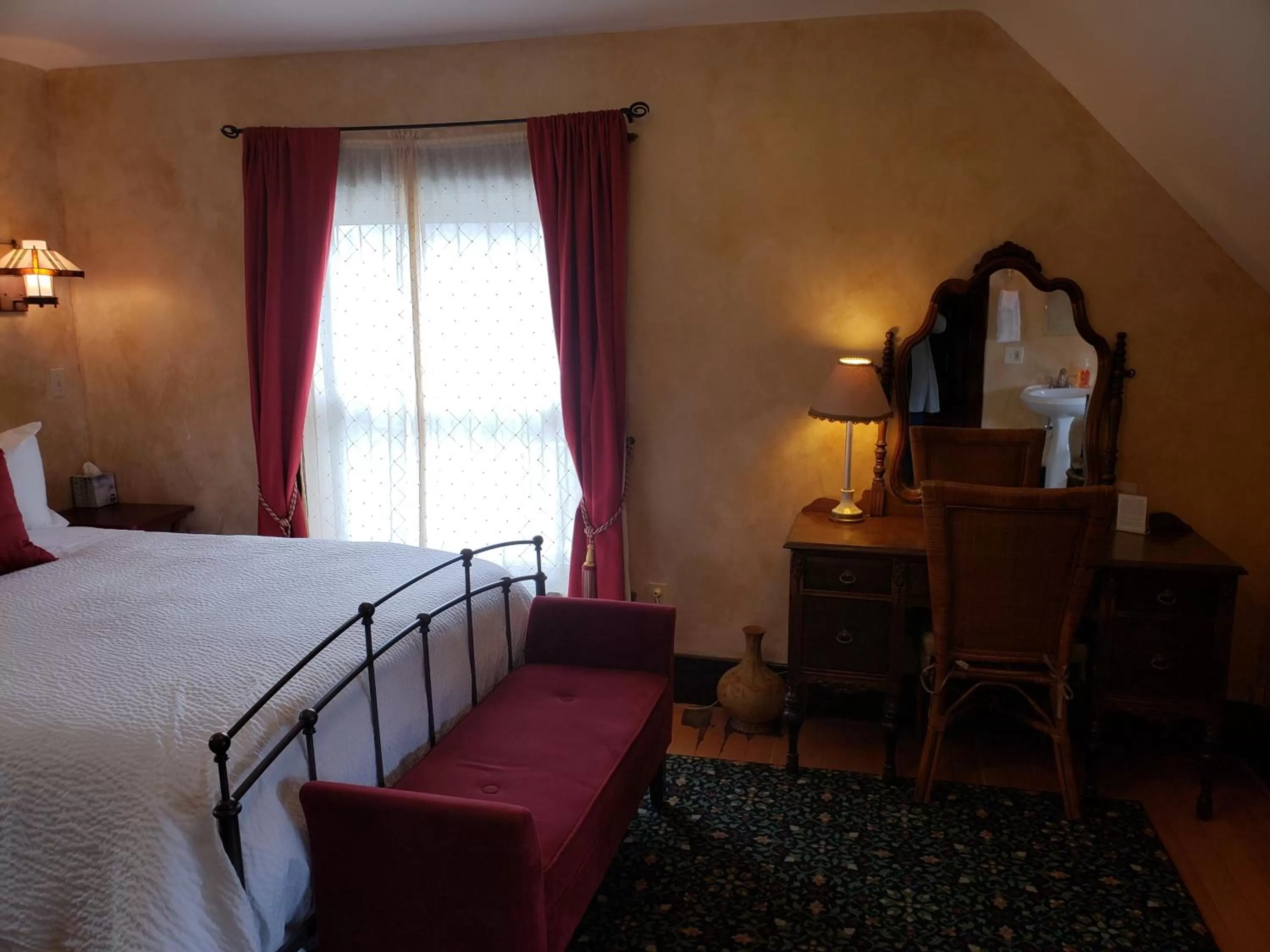 Seating Area in Greenbriar Inn