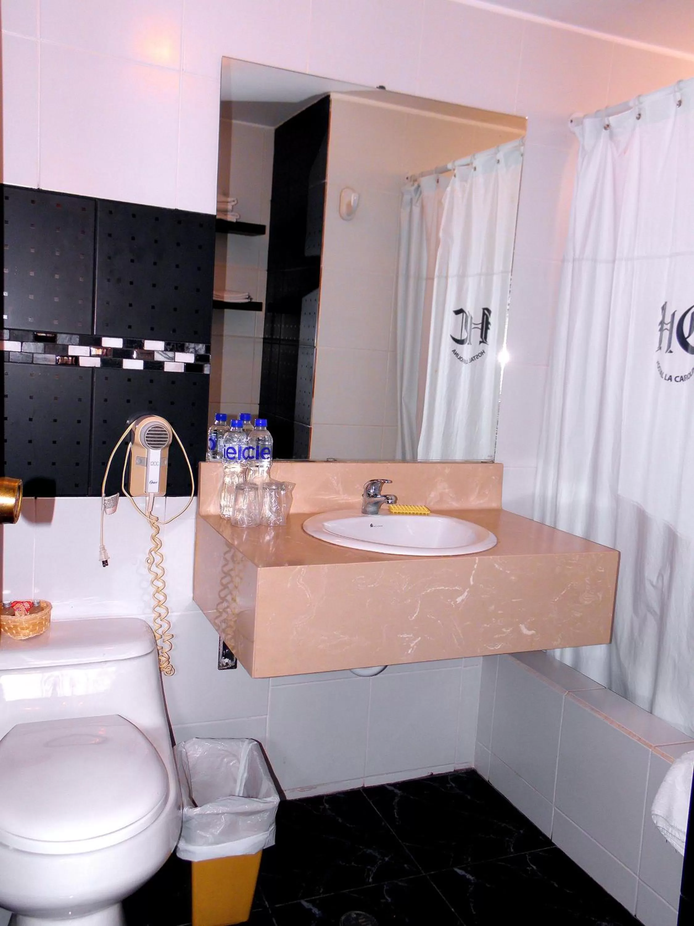 Bathroom in La Carolina Inn