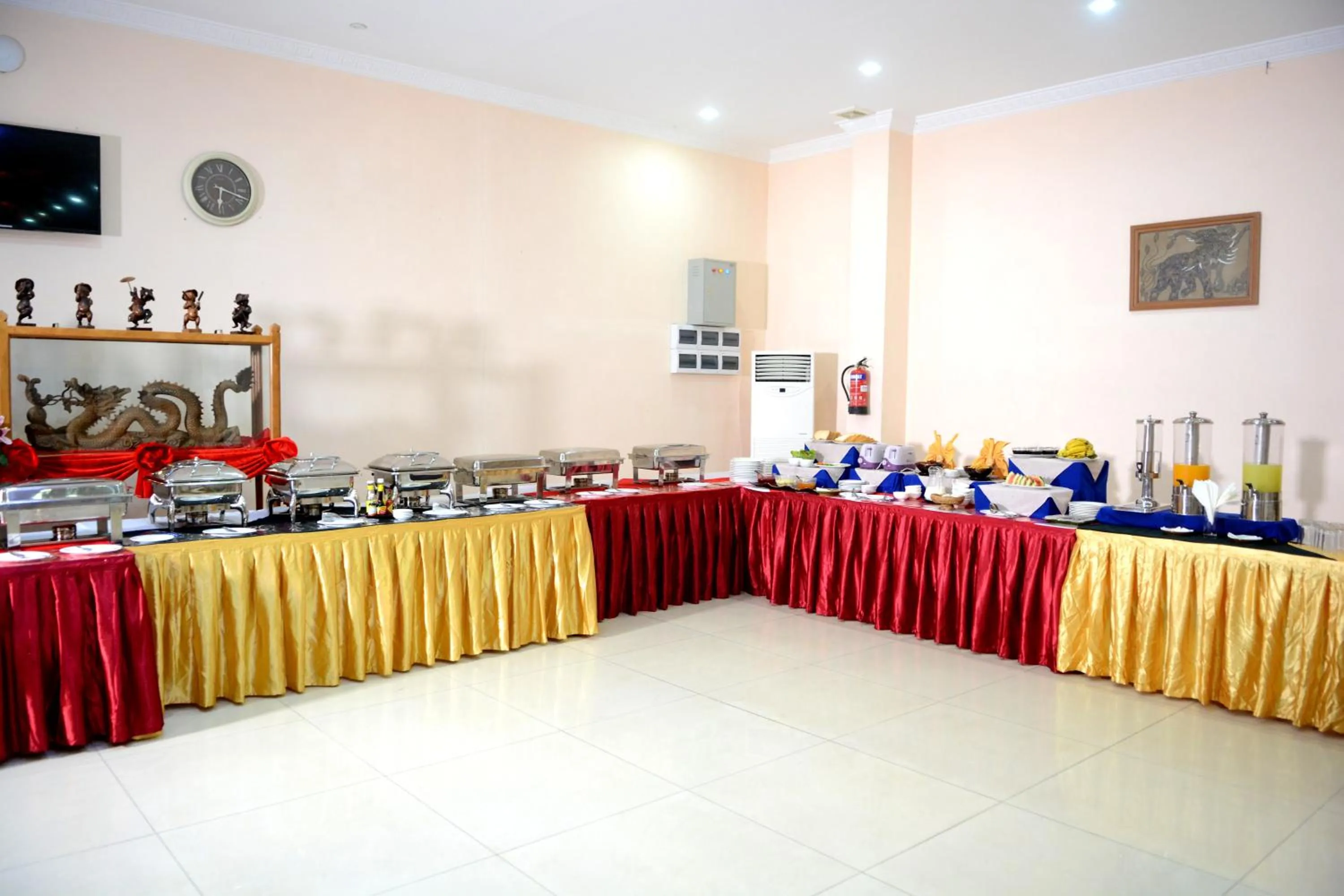 Buffet breakfast in Hotel Sidney