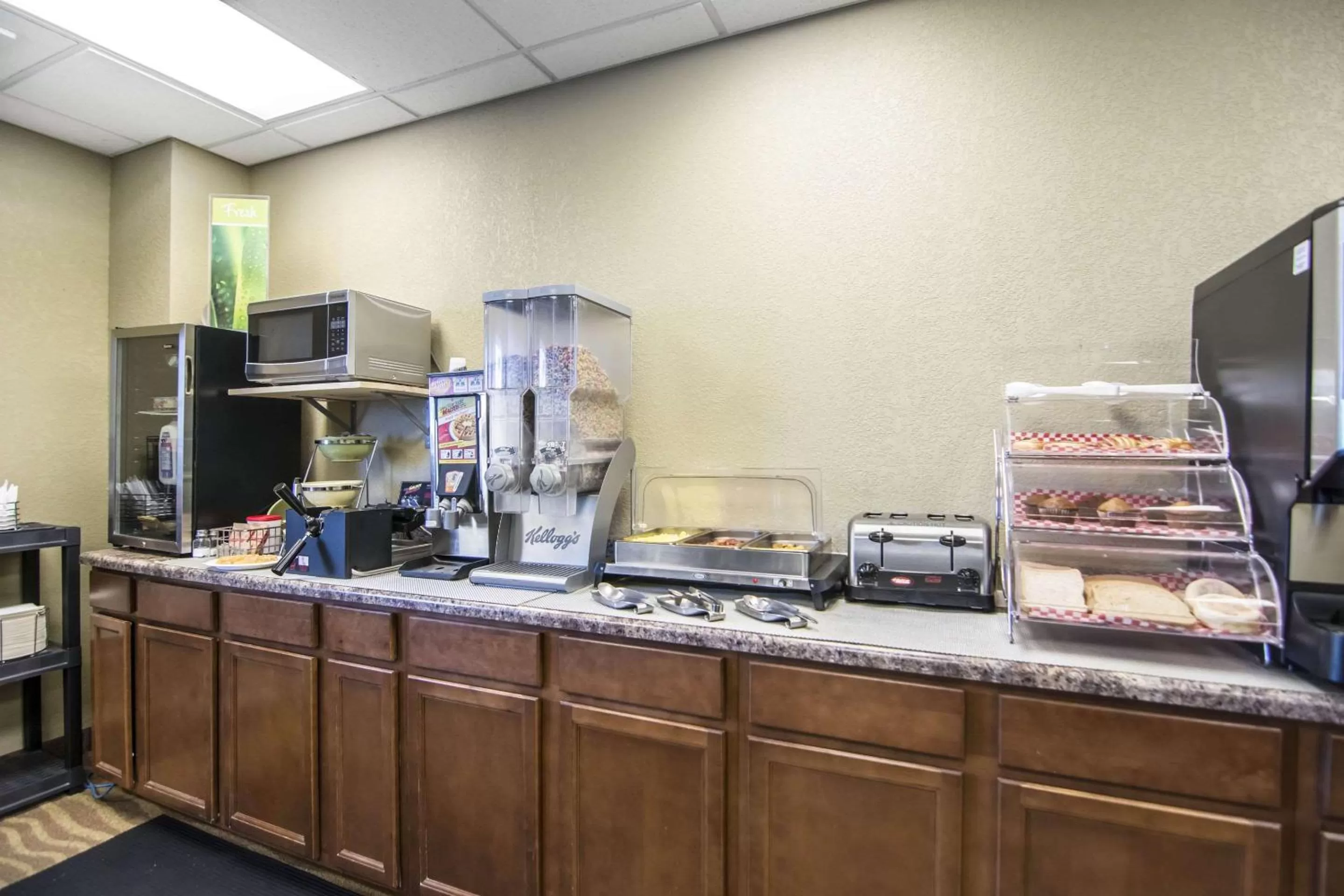 Restaurant/places to eat in Quality Inn & Suites Thompson