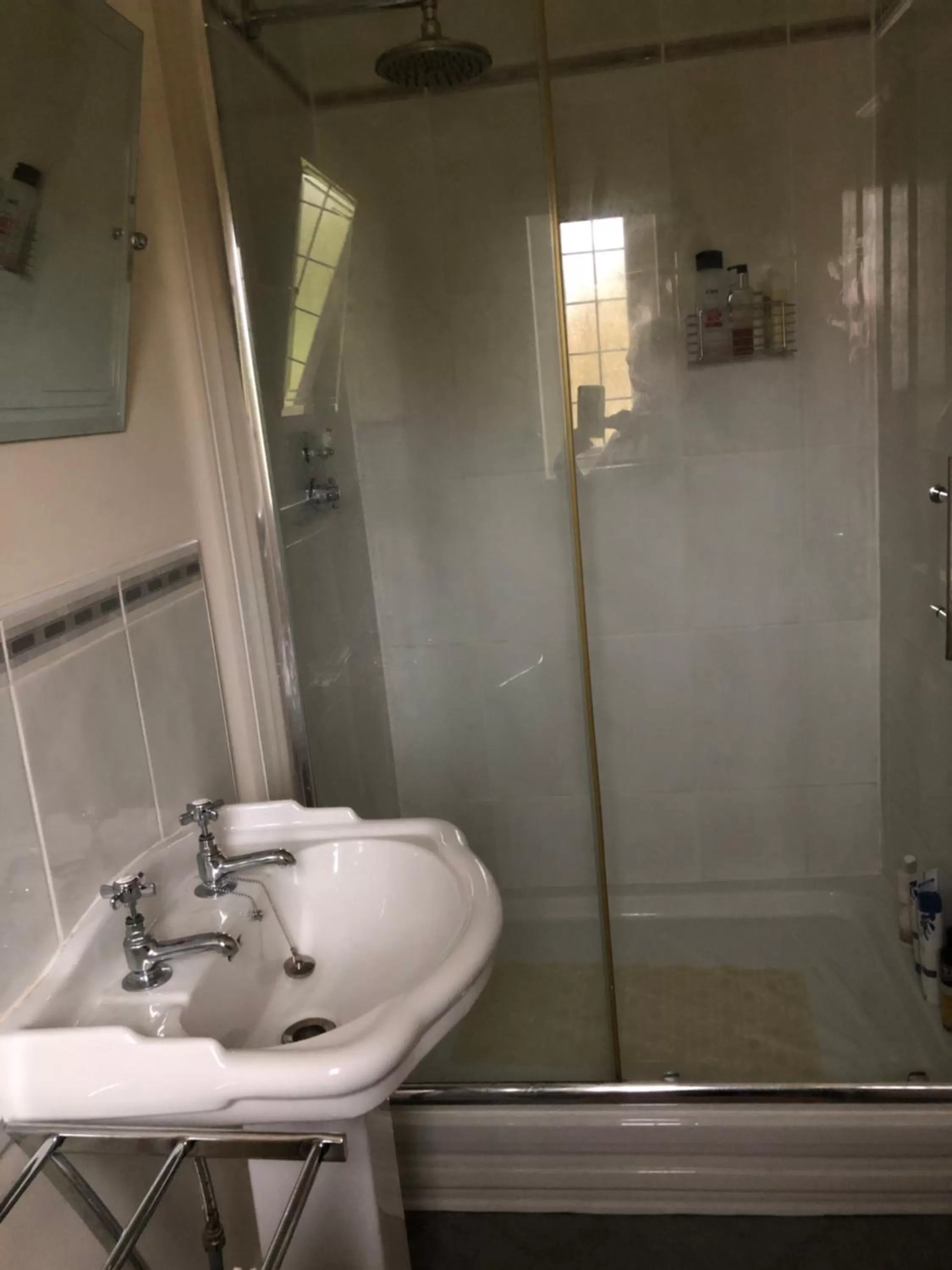 Bathroom in Grange House Bed & Breakfast