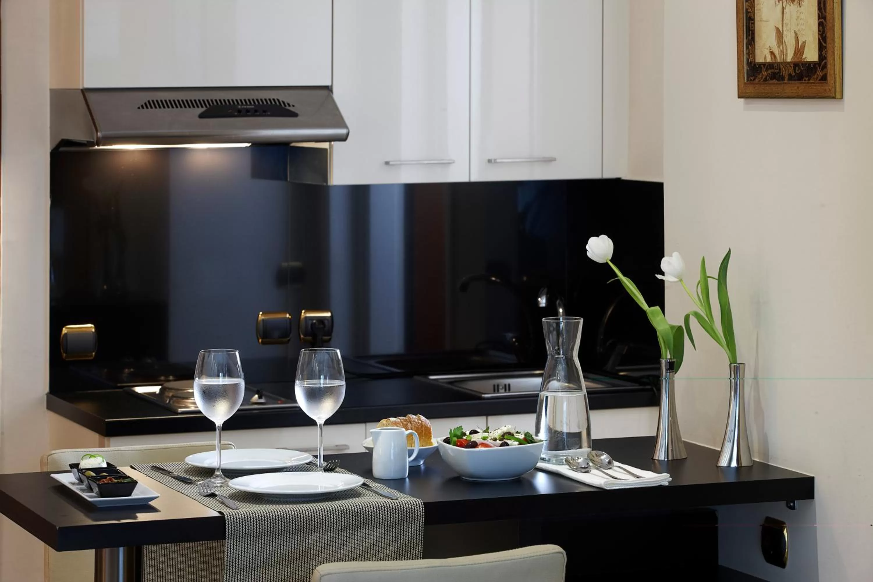 Coffee/tea facilities in Ava Hotel and Suites