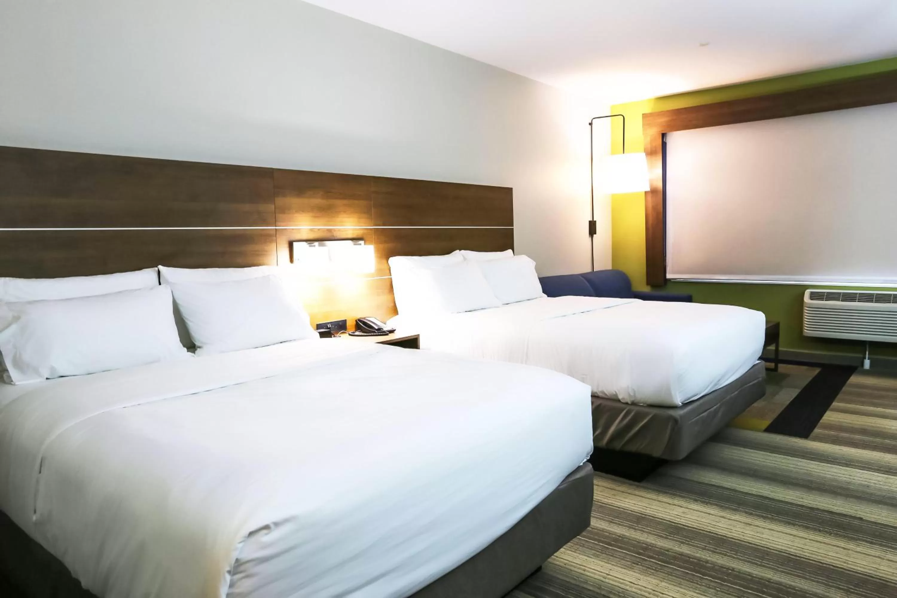Photo of the whole room, Bed in Holiday Inn Express & Suites - Houston IAH - Beltway 8 by IHG