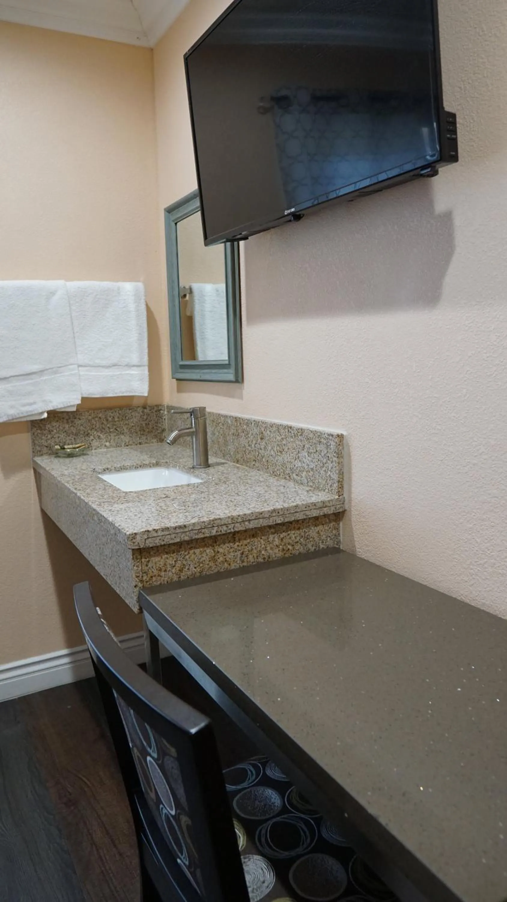 Holly Crest Hotel - Los Angeles, LAX Airport